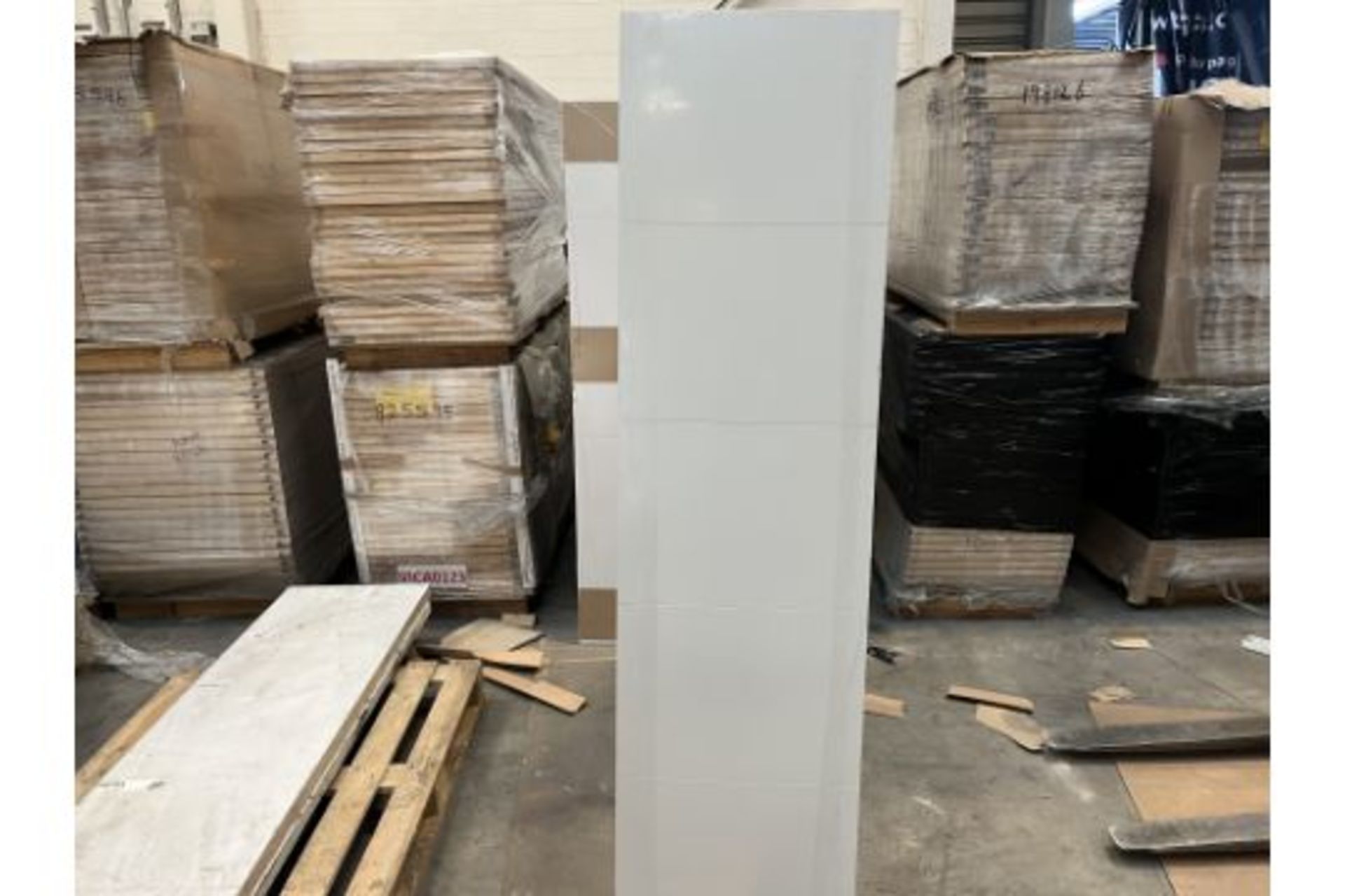 PALLET TO INCLUDE 15 X BRAND NEW VICAIMA WHITE WOOD GRAIN 5 PANEL WOODEN FIRE DOORS 78 X 21 X 1.5