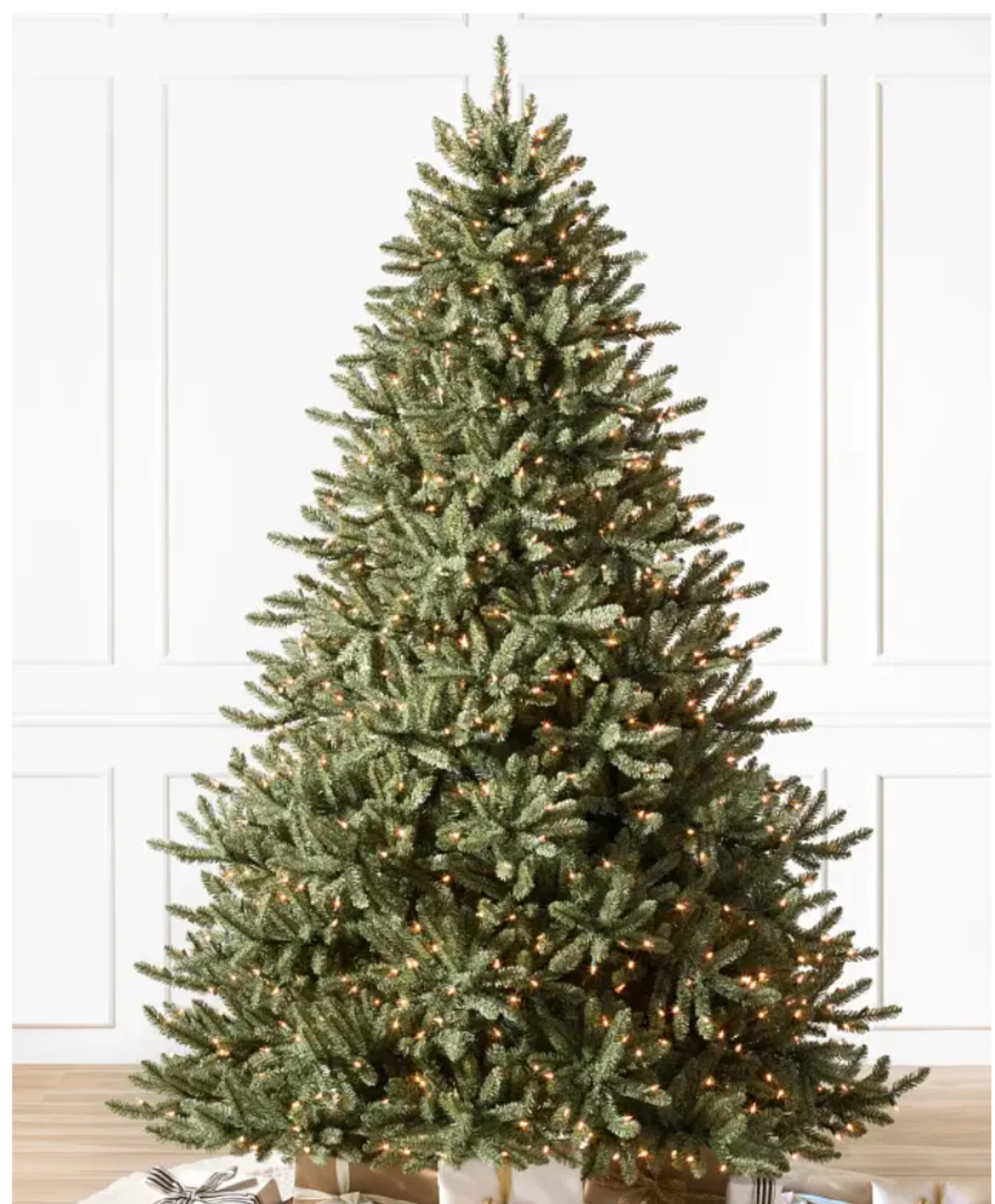 BH (The worlds leading Christmas Trees) Canadian Blue Green Spruce 5ft with LED Clear Lights. RRP £