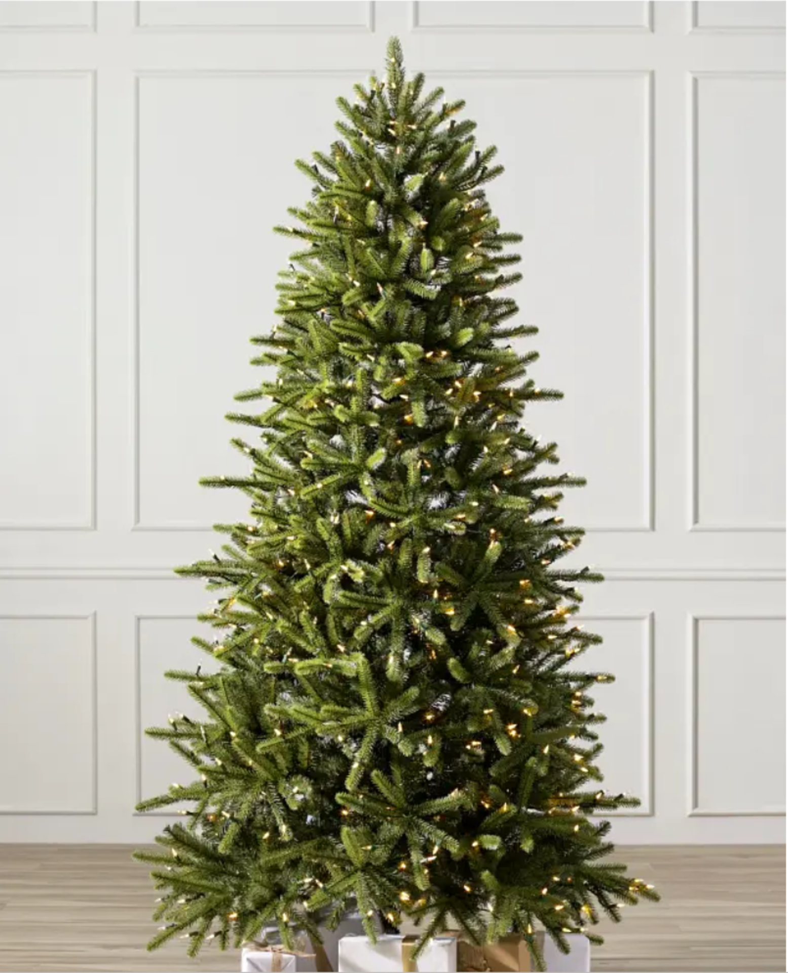 BH (The worlds leading Christmas Trees) Grandview Fir 6ft LED Clear Lights. RRP £679.00. Make the