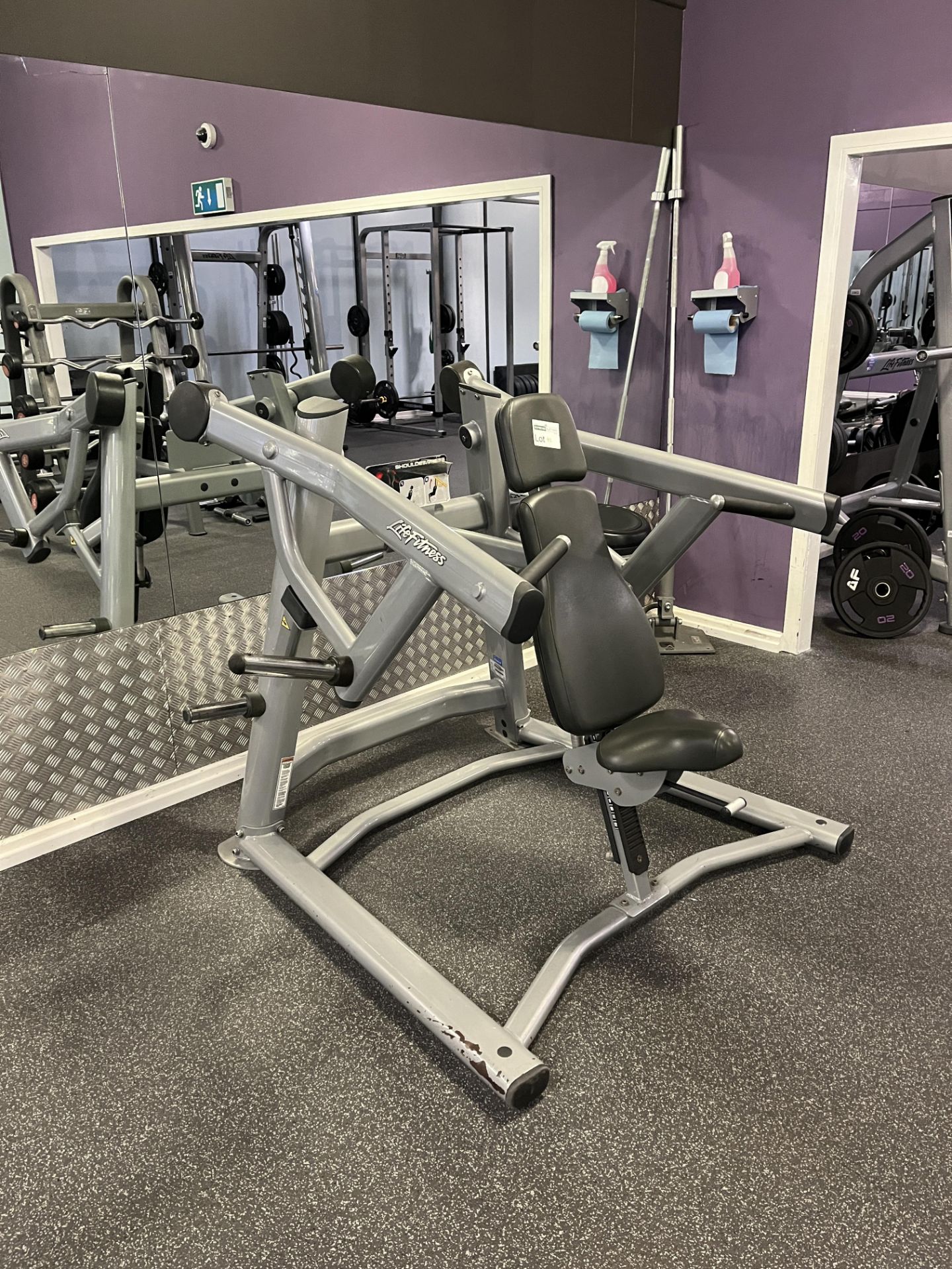 Life Fitness Shoulder Press Station