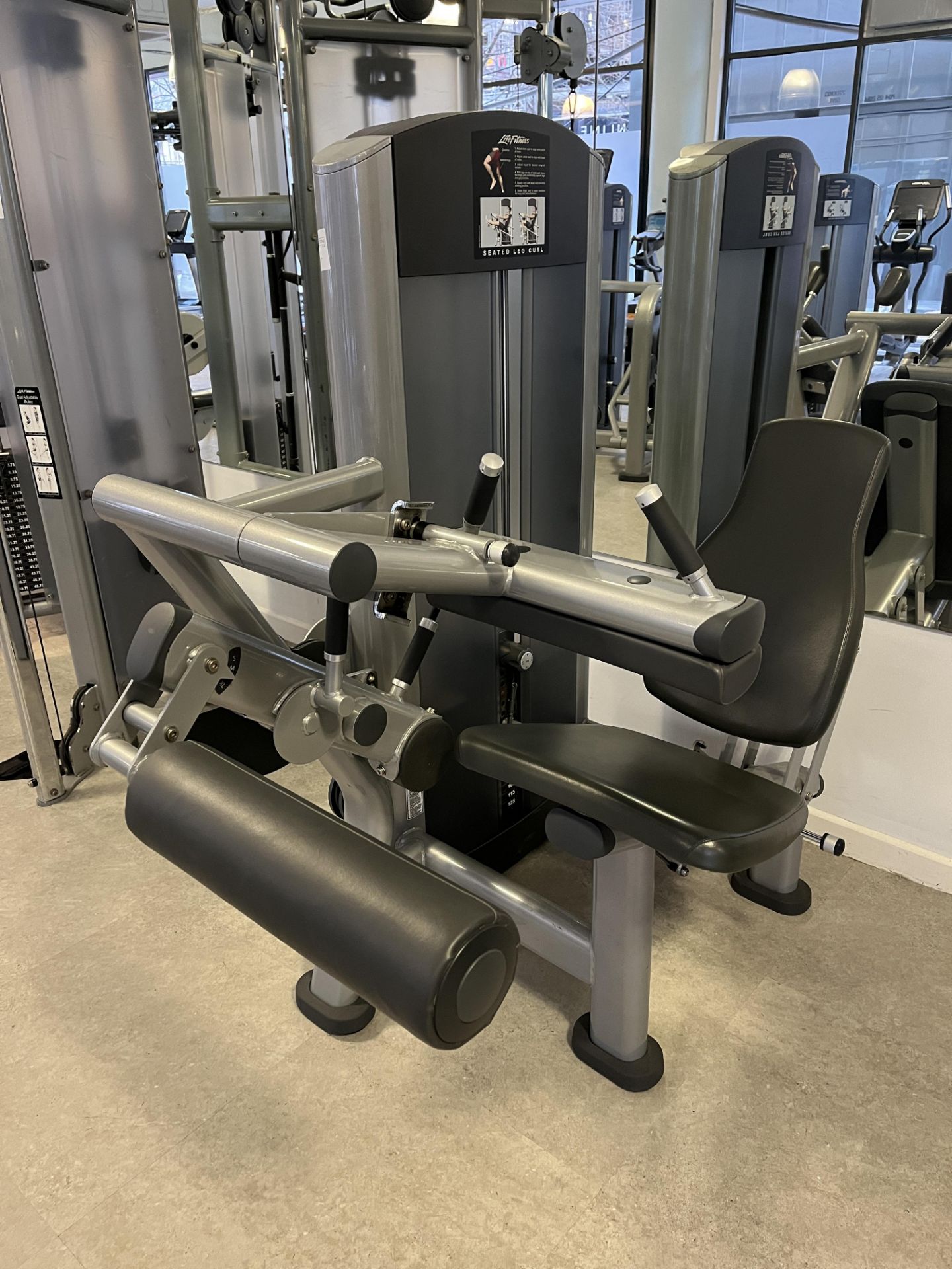 Life Fitness Seated Leg Curl Machine 125kg Stack