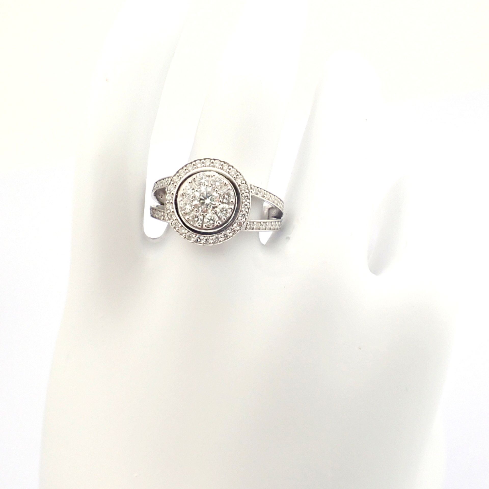 Certificated 18K White Gold Diamond Ring (Total 1.09 ct Stone) - Image 11 of 14