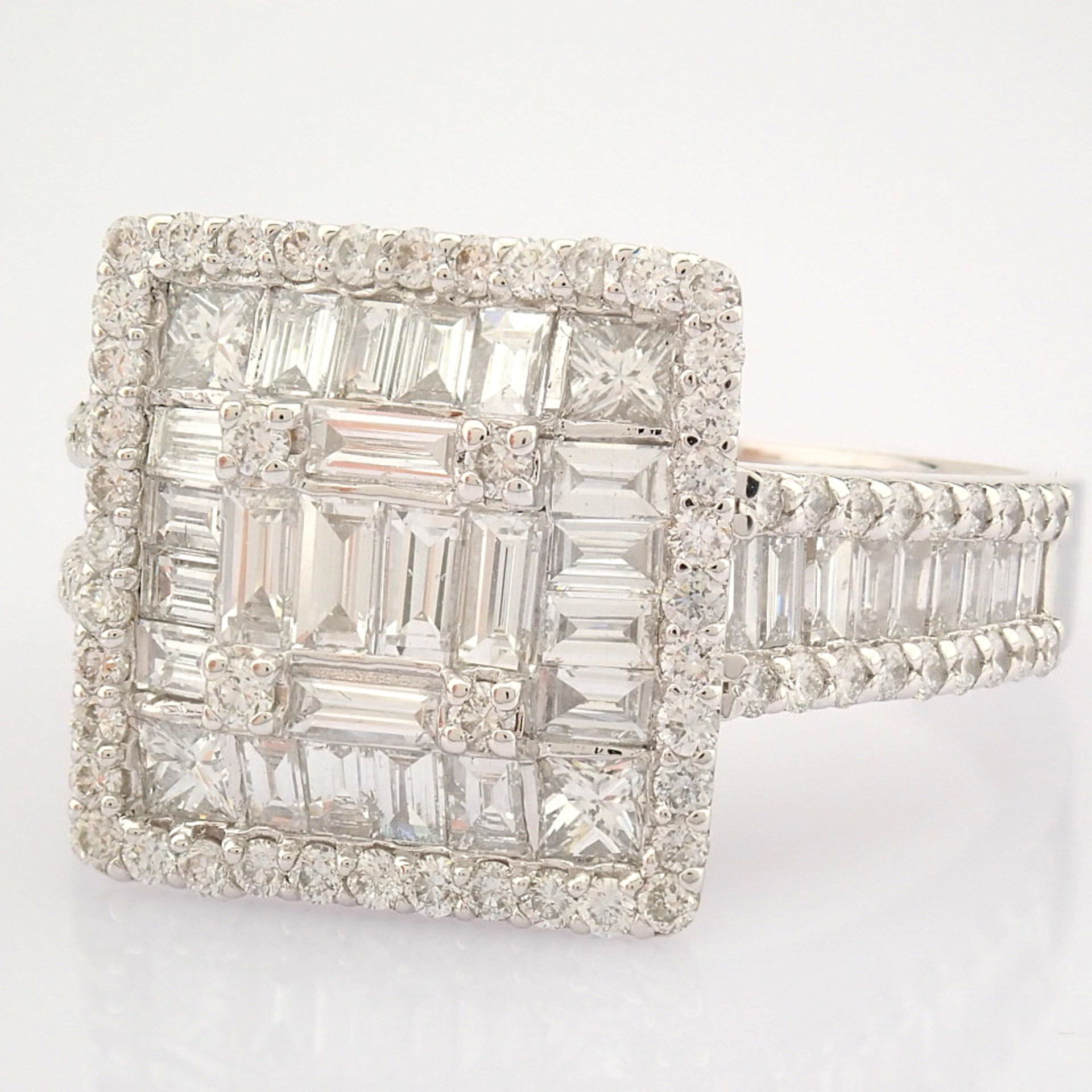 Certificated 14K White Gold Baguette Diamond & Diamond Ring (Total 1.38 ct Stone) - Image 7 of 12