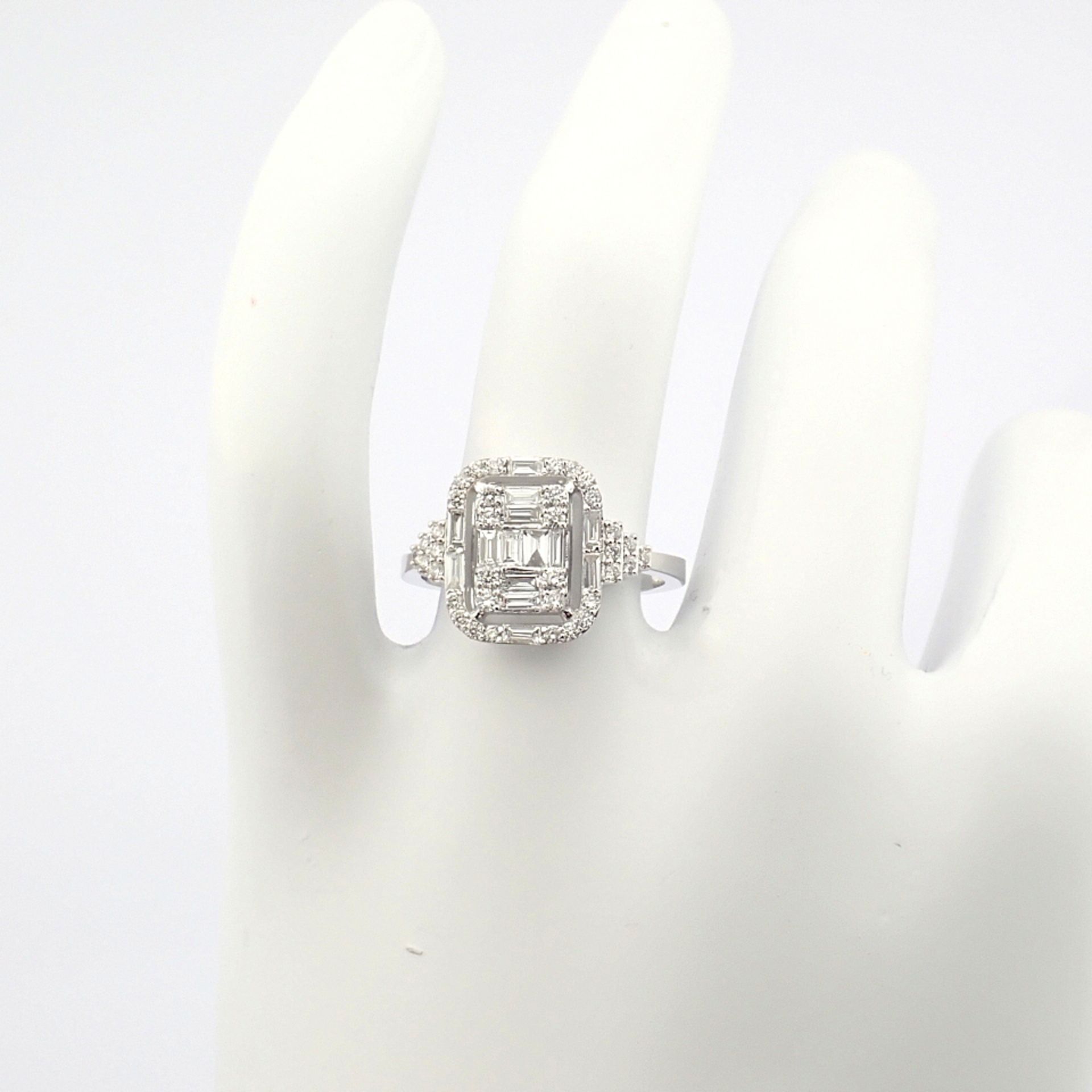 Certificated 14K White Gold Diamond Ring (Total 0.64 ct Stone) - Image 13 of 14