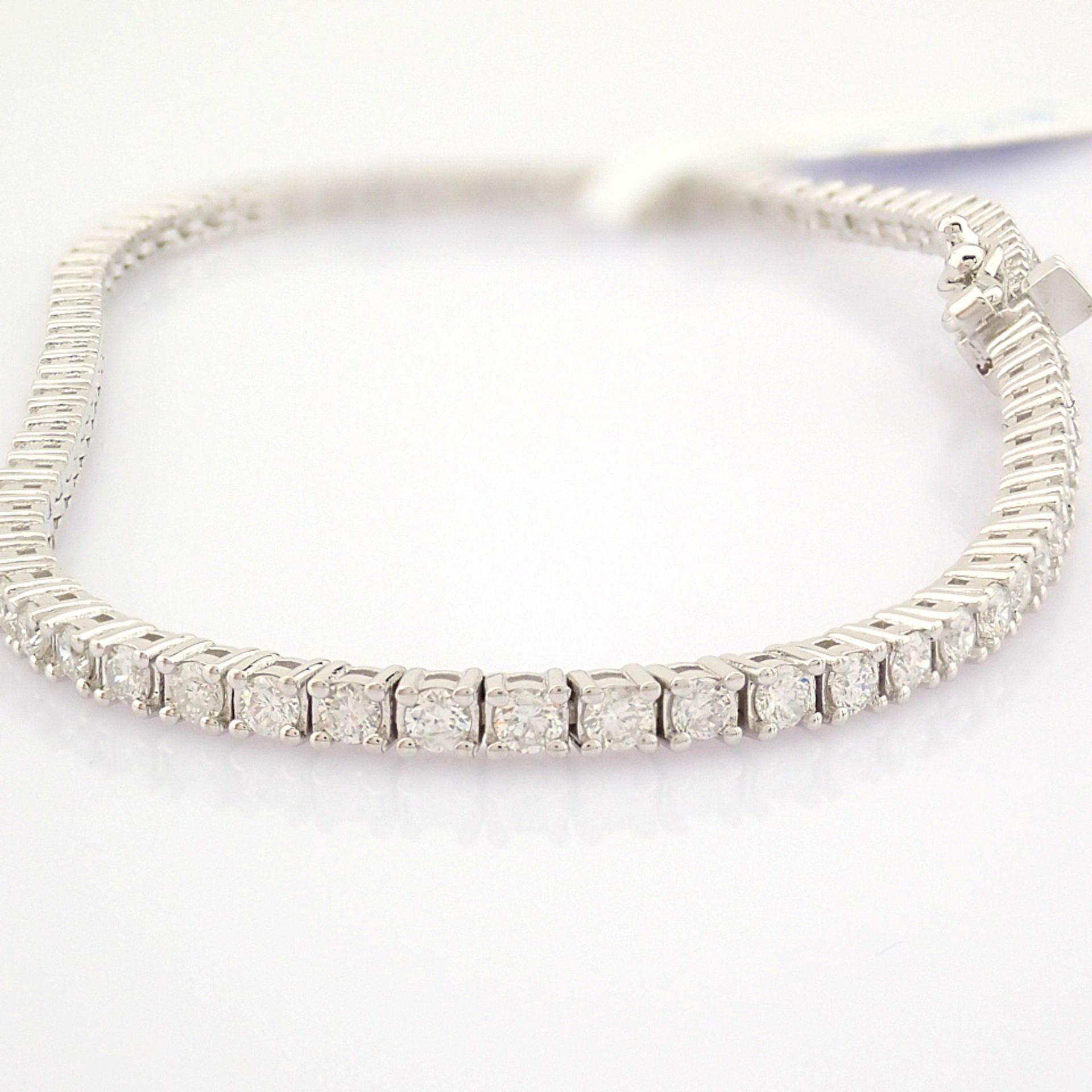 Certificated 14K White Gold Diamond Bracelet (Total 2.06 ct Stone)