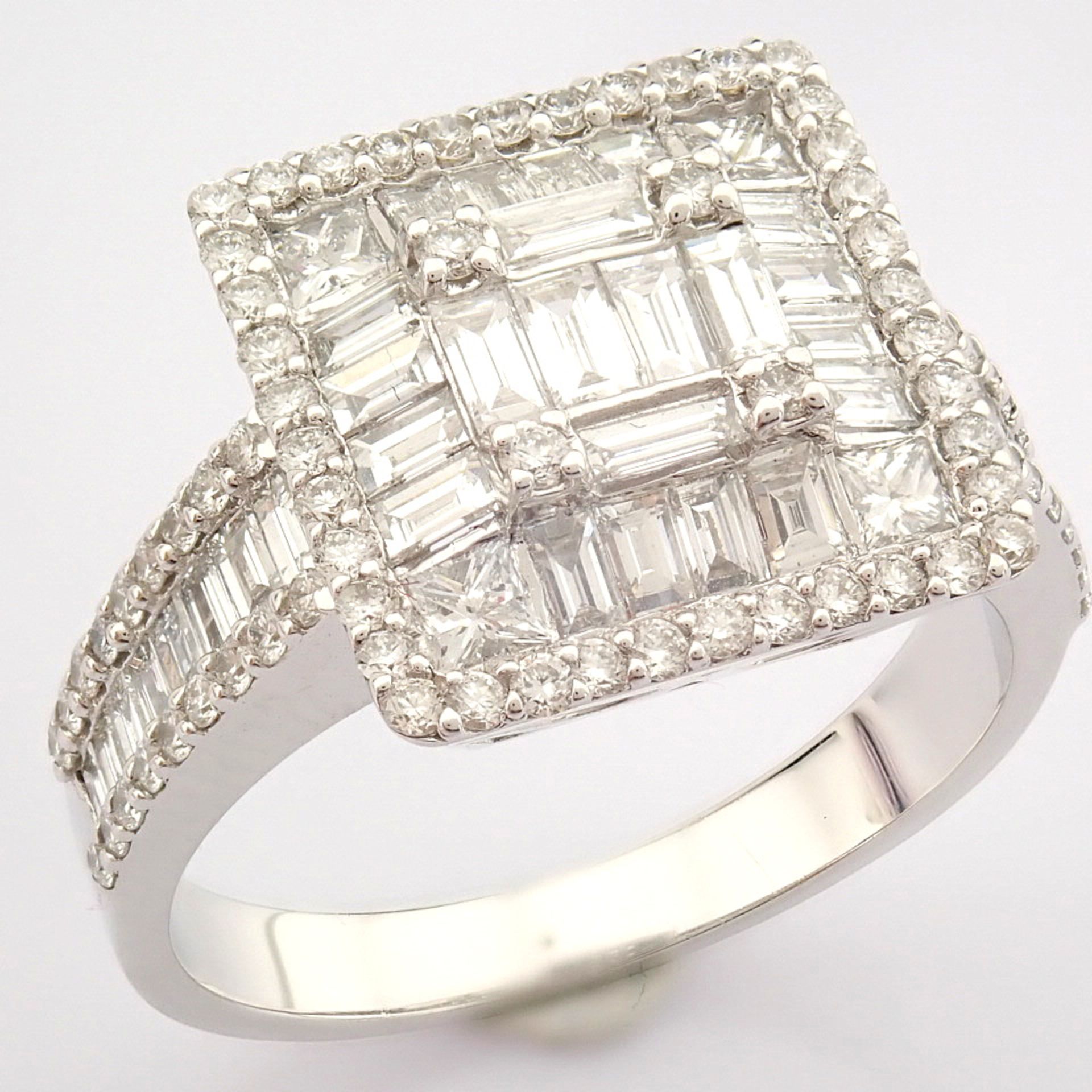 Certificated 14K White Gold Baguette Diamond & Diamond Ring (Total 1.38 ct Stone) - Image 10 of 12