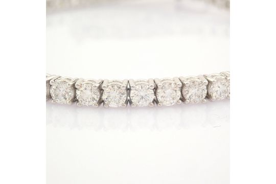 Certificated 14K White Gold Diamond Bracelet (Total 5.17 ct Stone) - Image 8 of 9