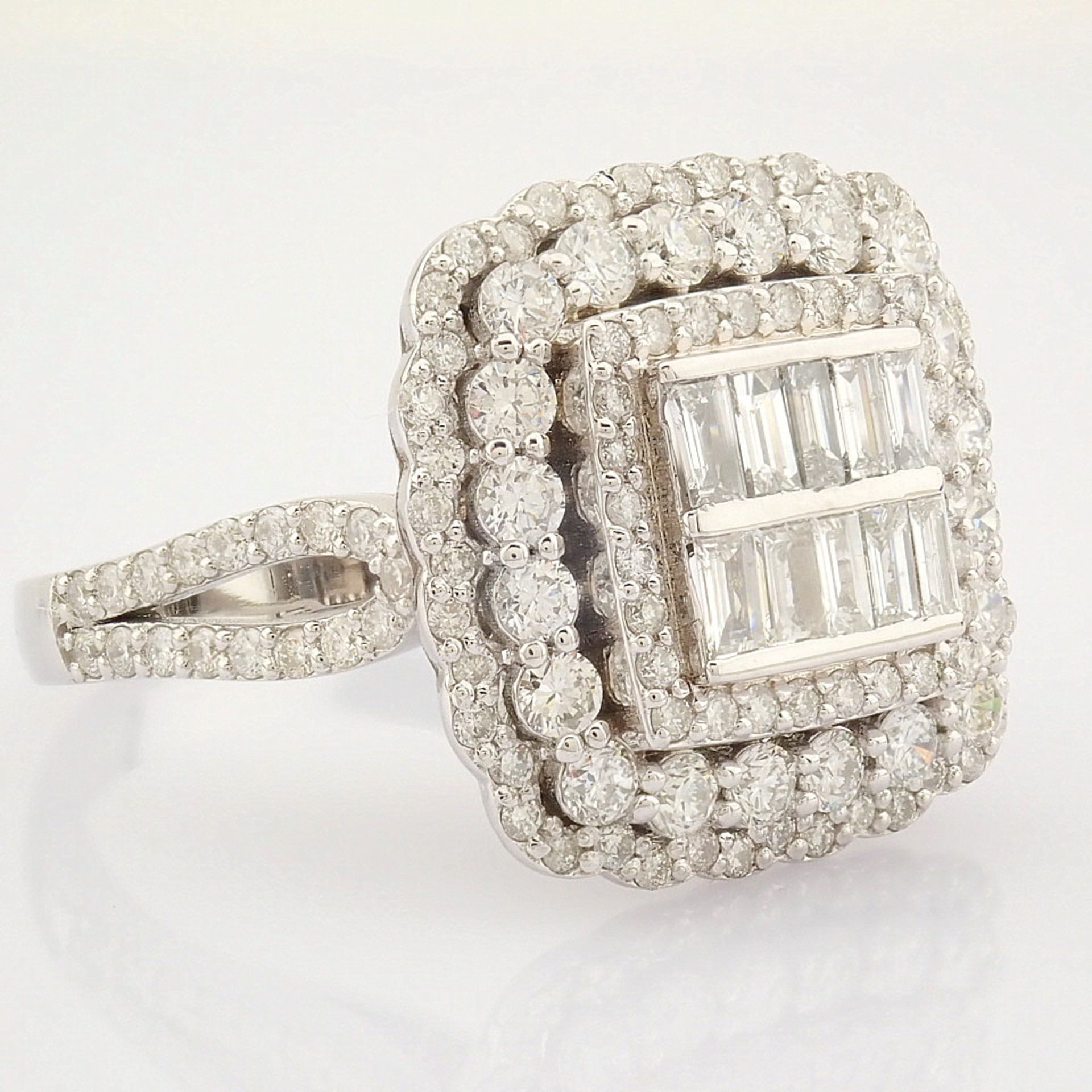 Certificated 14K White Gold Baguette Diamond & Diamond Ring (Total 1.6 ct Stone) - Image 5 of 6