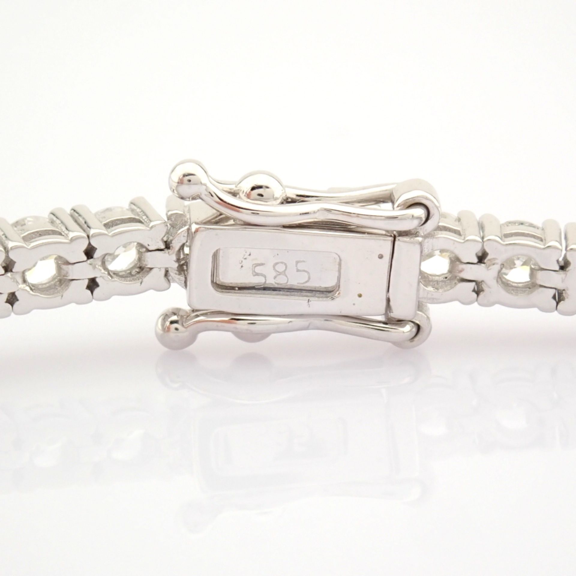 Certificated 14K White Gold Diamond Bracelet (Total 4.78 ct Stone) - Image 5 of 20