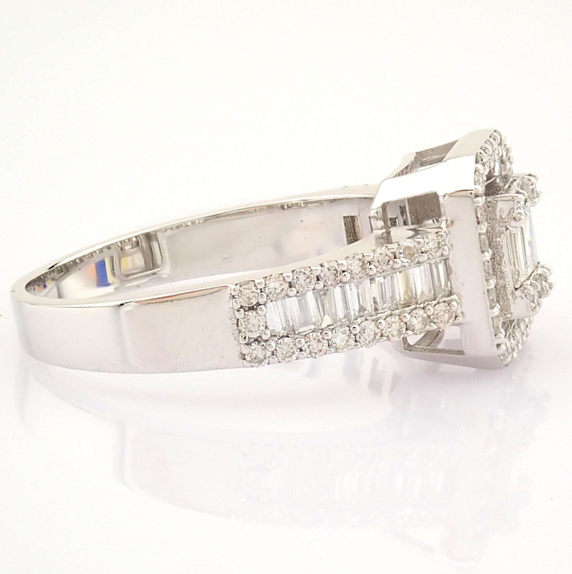 Certificated 14K White Gold Baguette Diamond & Diamond Ring (Total 0.59 ct Stone) - Image 7 of 8