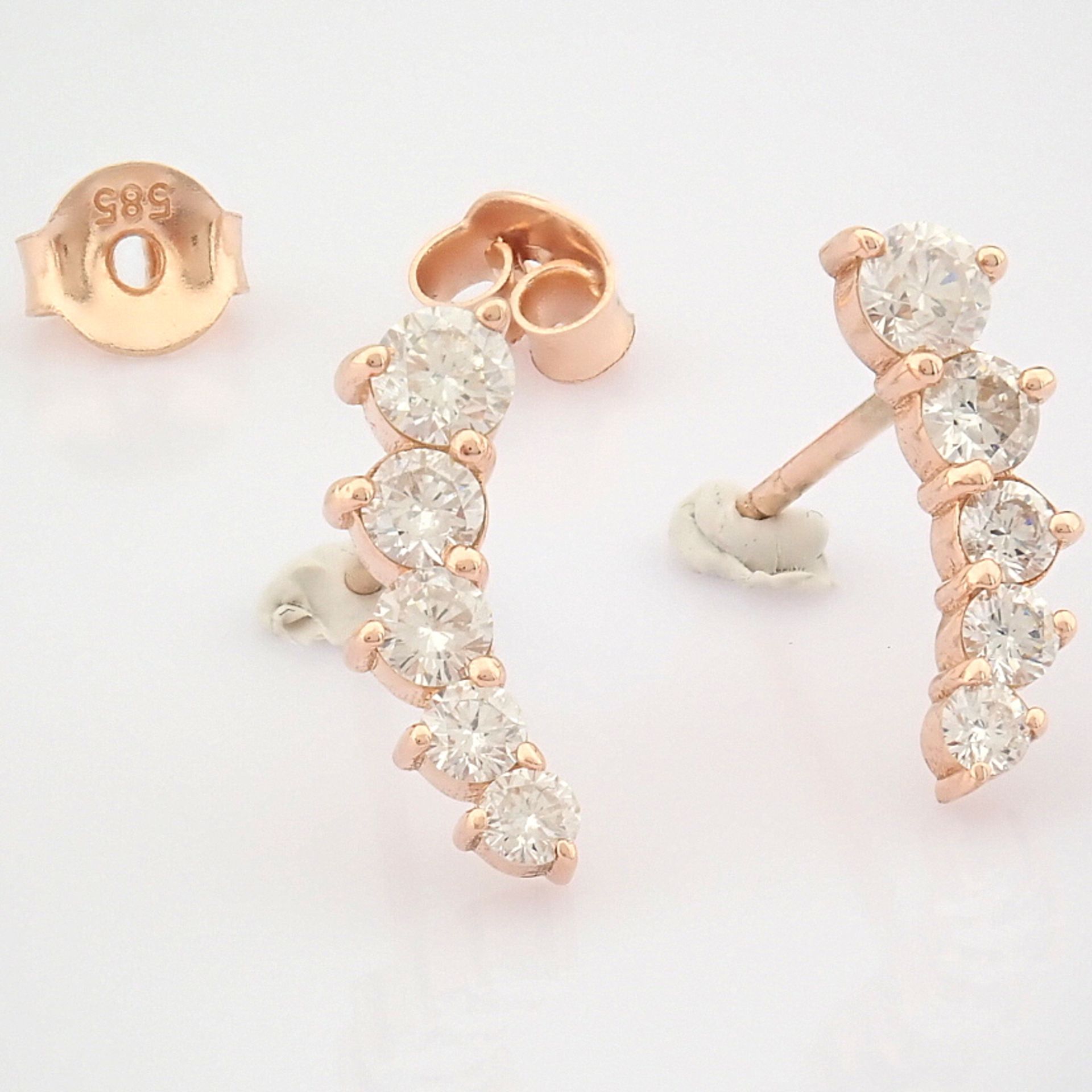 Certificated 14K Rose/Pink Gold Diamond Earring (Total 0.53 ct Stone) - Image 4 of 7