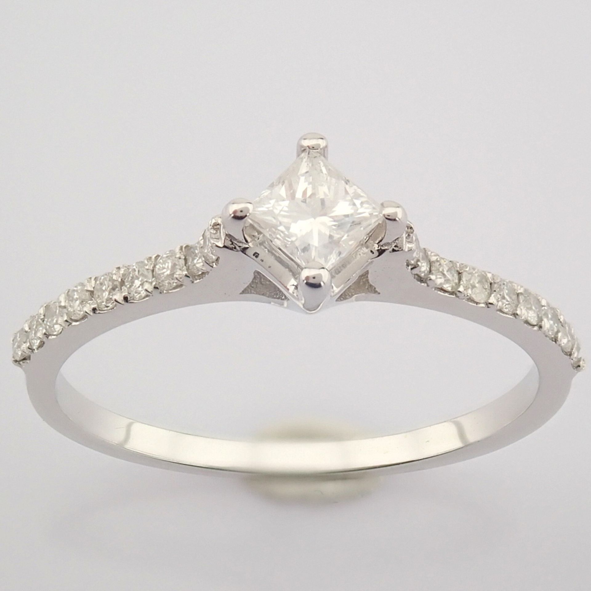 Certificated 14K White Gold Princess Cut Diamond & Diamond Ring (Total 0.4 ct Stone)