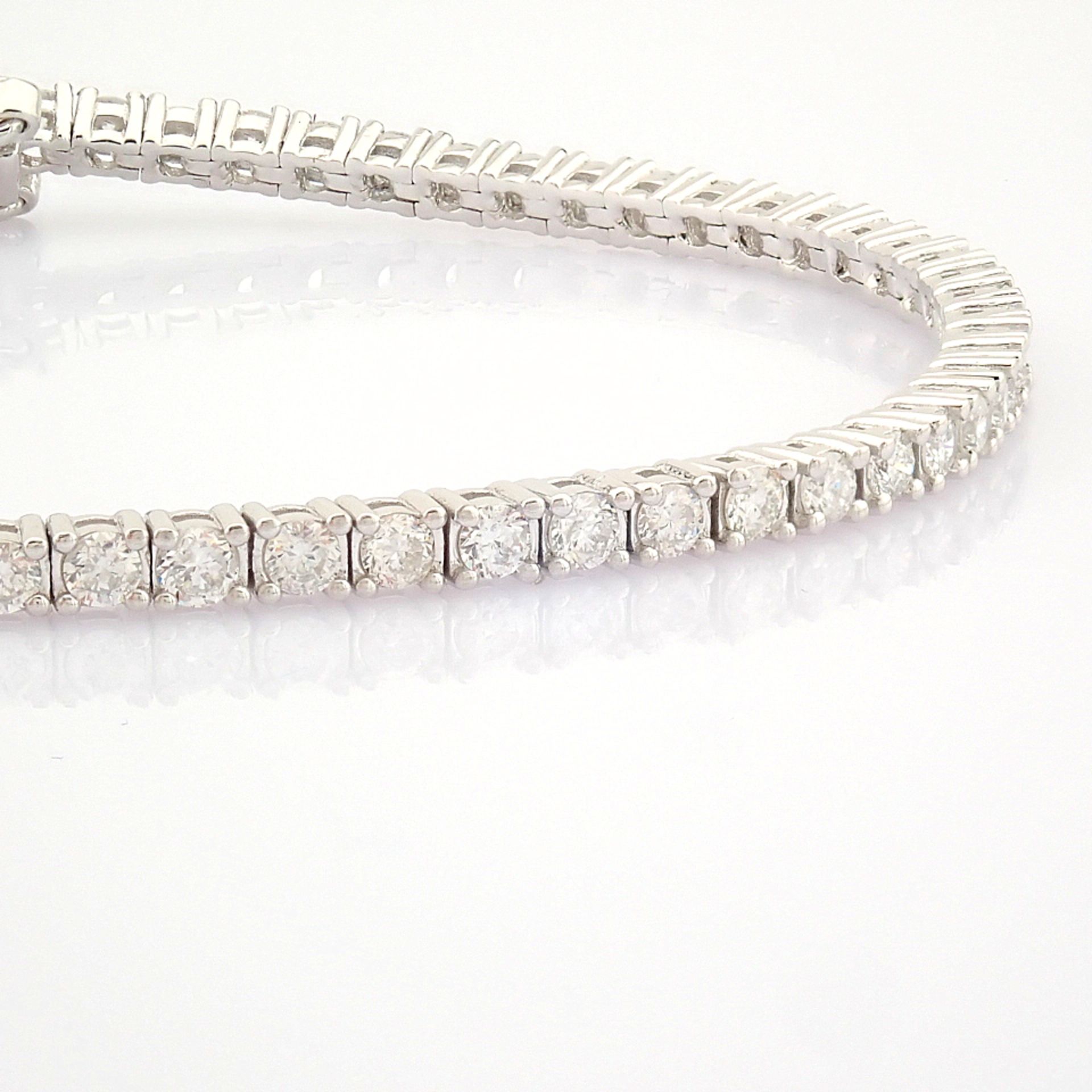 Certificated 14K White Gold Diamond Bracelet (Total 2.06 ct Stone) - Image 8 of 25