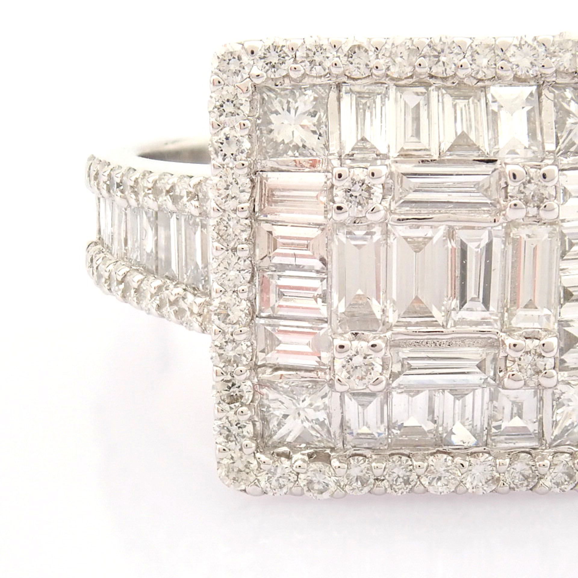 Certificated 14K White Gold Baguette Diamond & Diamond Ring (Total 1.38 ct Stone) - Image 5 of 12