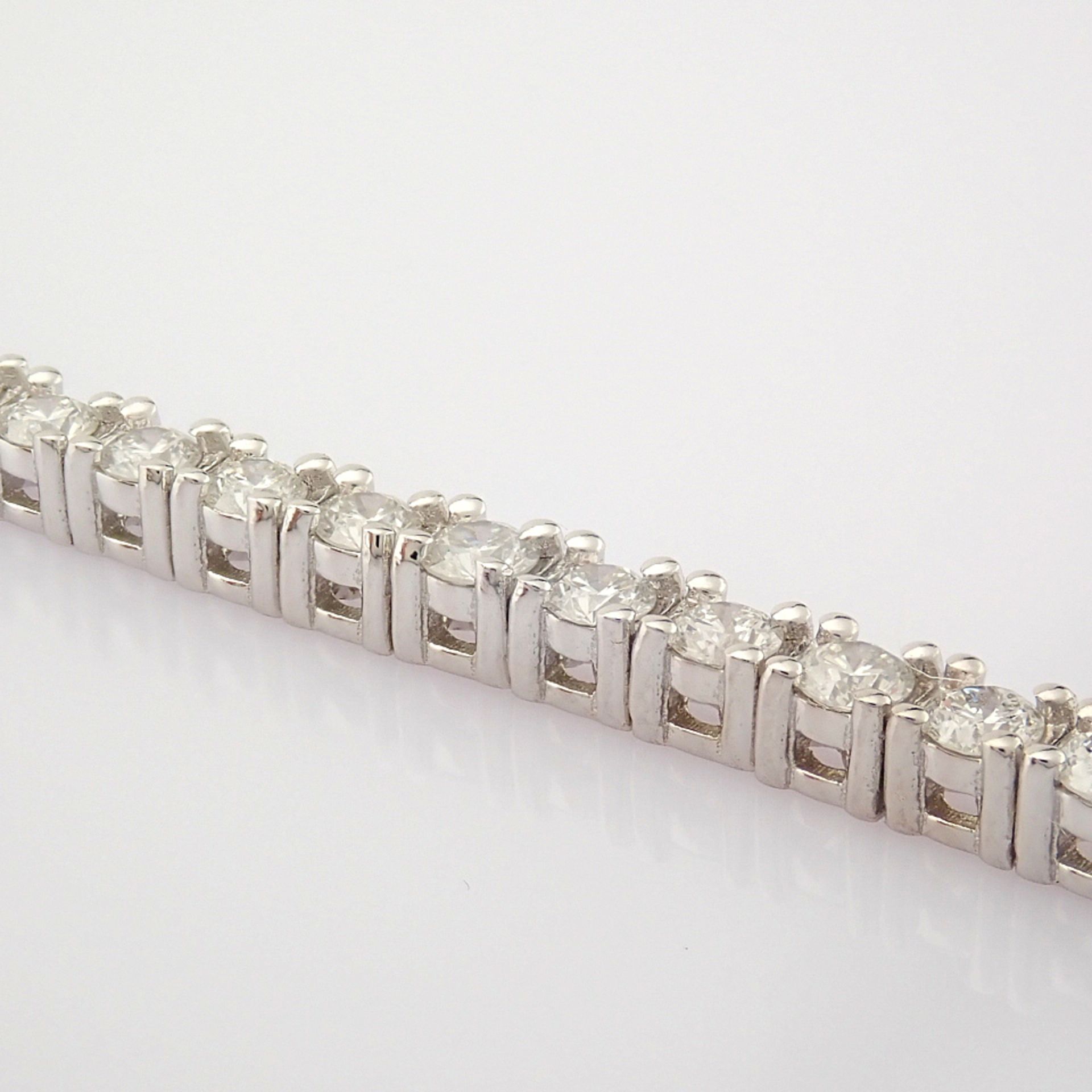 Certificated 14k White Gold Diamond Bracelet (Total 2.08 ct Stone) - Image 3 of 18