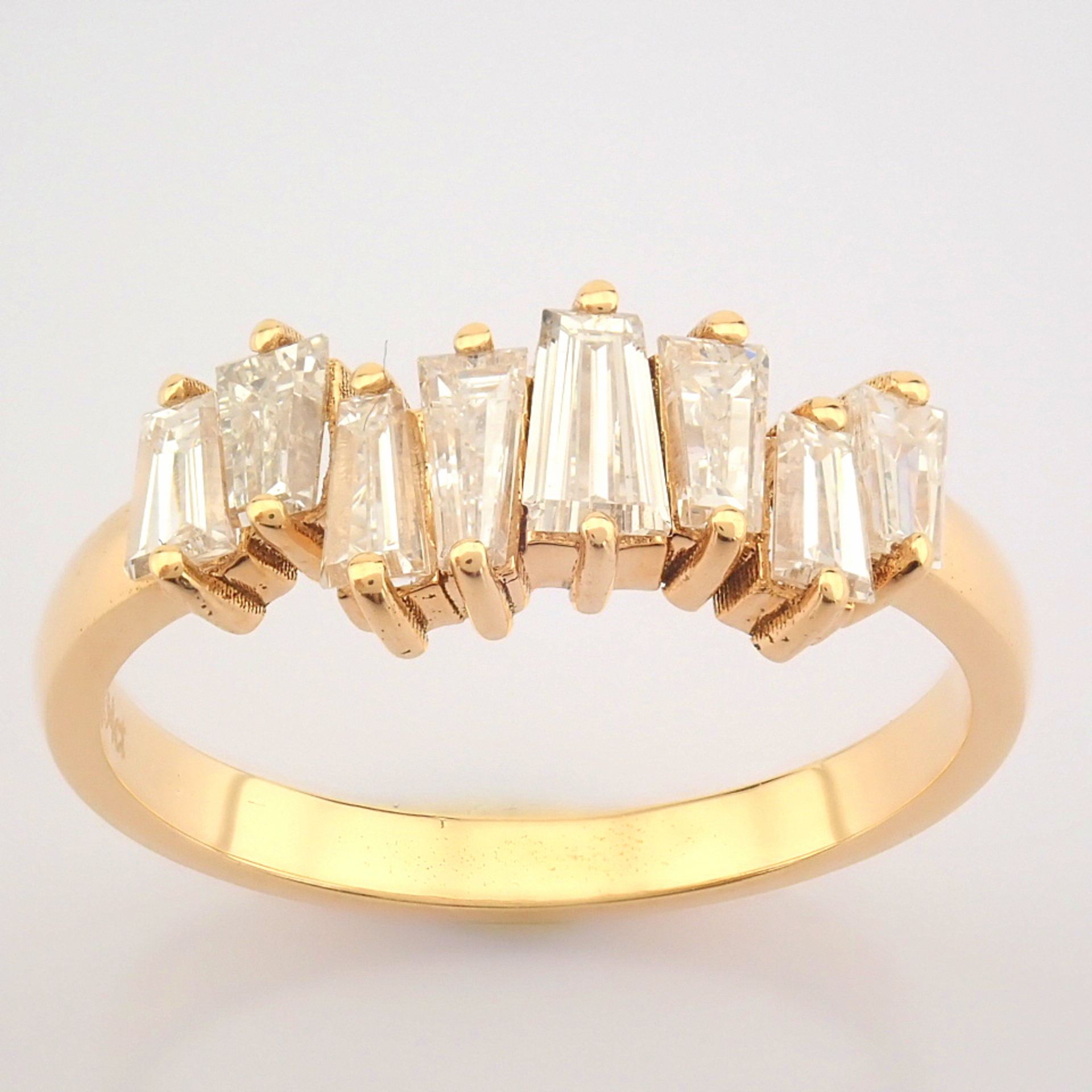 Certificated 18K Rose/Pink Gold Trapeze Cut Diamond Ring (Total 0.94 ct Stone) - Image 6 of 7