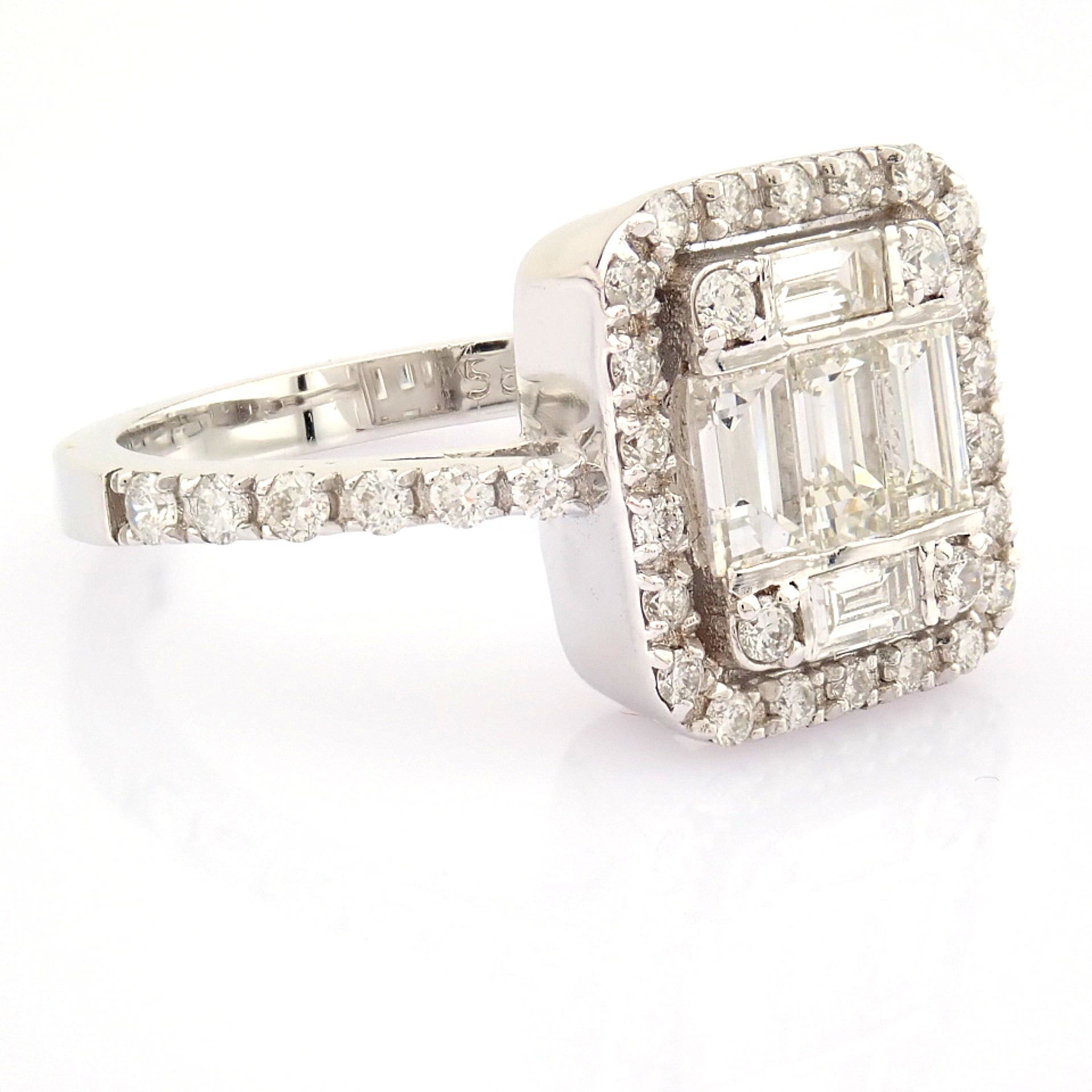 Certificated 14K White Gold Baguette Diamond & Diamond Ring (Total 1.11 ct Stone) - Image 8 of 14