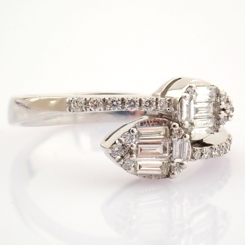 Certificated 14K White Gold Baguette Diamond & Diamond Ring (Total 0.34 ct Stone) - Image 10 of 11