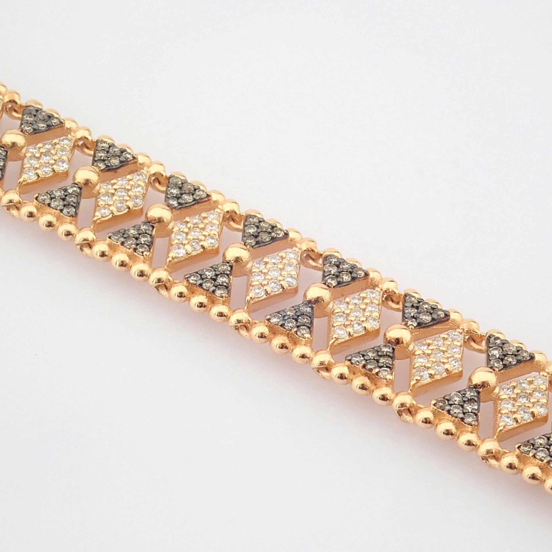 Certificated 14K Rose/Pink Gold Diamond & Black Diamond Bracelet (Total 0.82 ct Stone) - Image 7 of 9