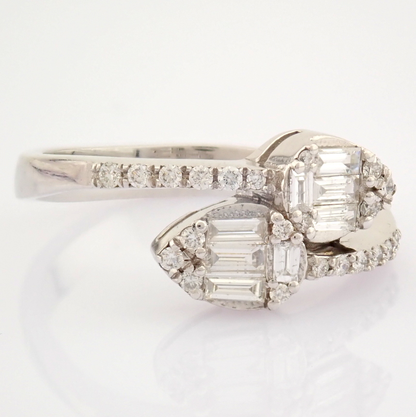 Certificated 14K White Gold Baguette Diamond & Diamond Ring (Total 0.34 ct Stone) - Image 6 of 11