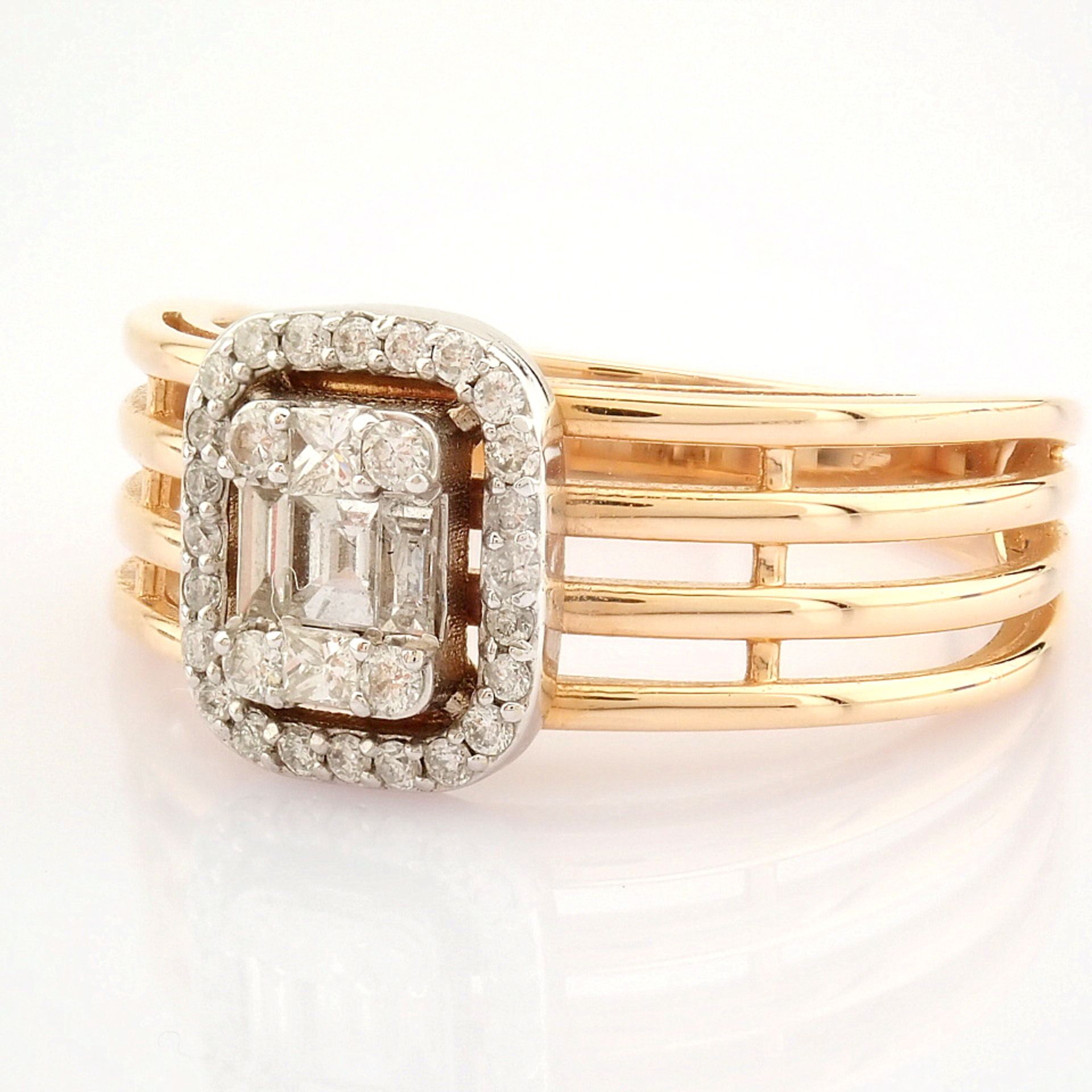 Certificated 14K White and Rose Gold Baguette Diamond & Diamond Ring (Total 0.31 ct Stone) - Image 4 of 6