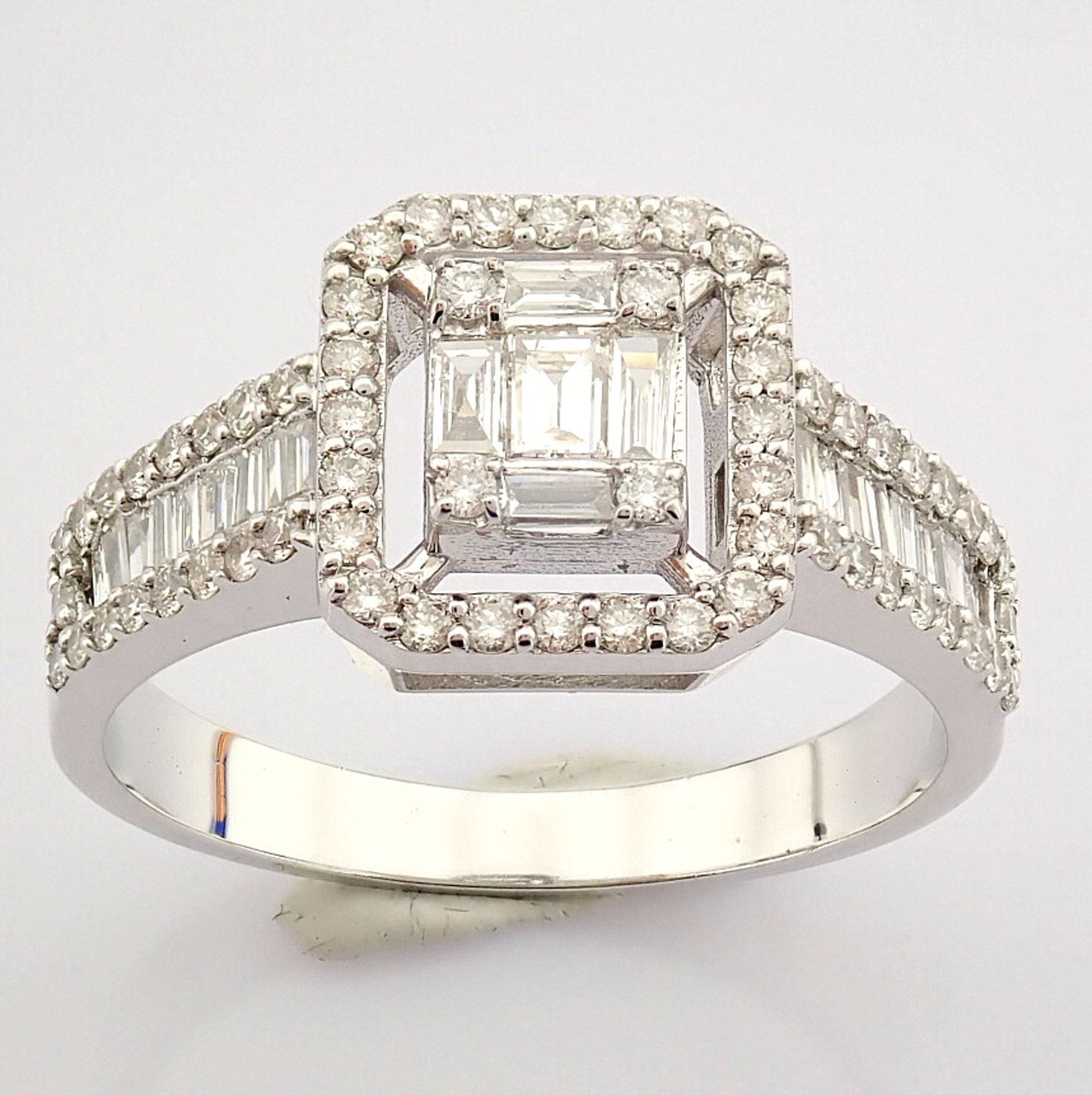 Certificated 14K White Gold Baguette Diamond & Diamond Ring (Total 0.59 ct Stone)