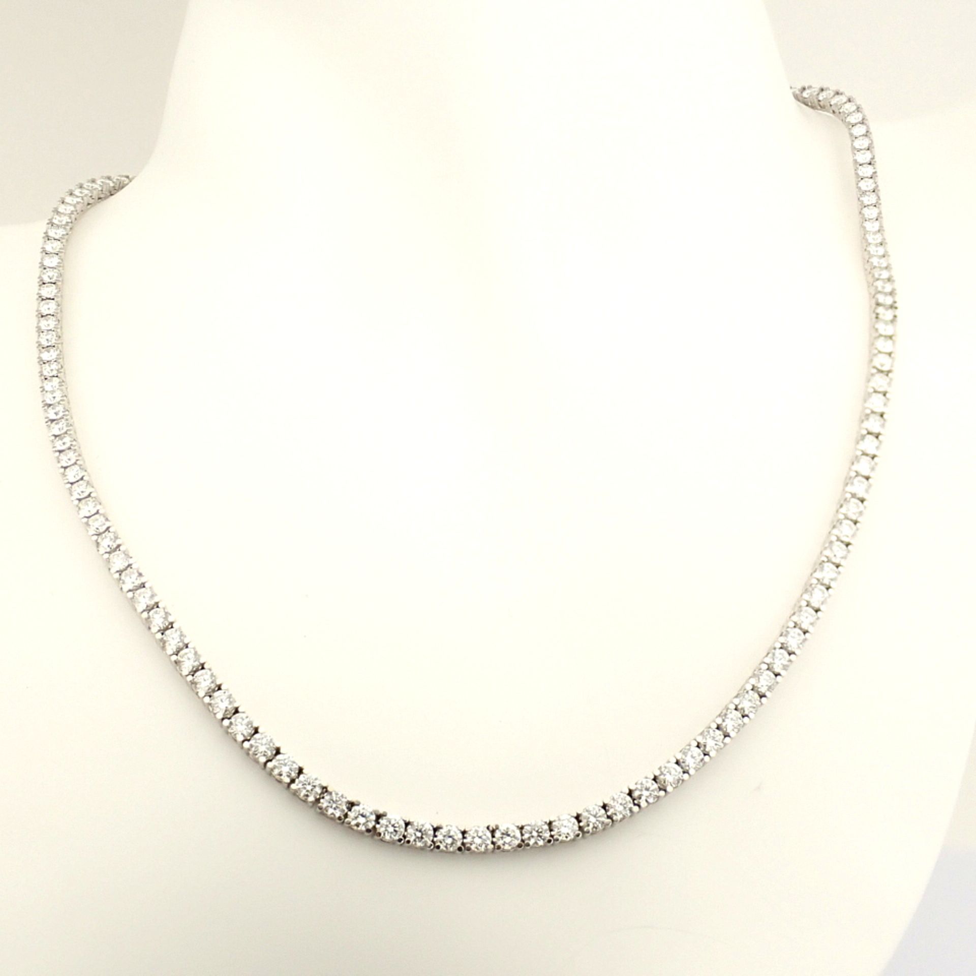 Certificated 18K White Gold Diamond Necklace (Total 11.1 ct Stone) - Image 13 of 22