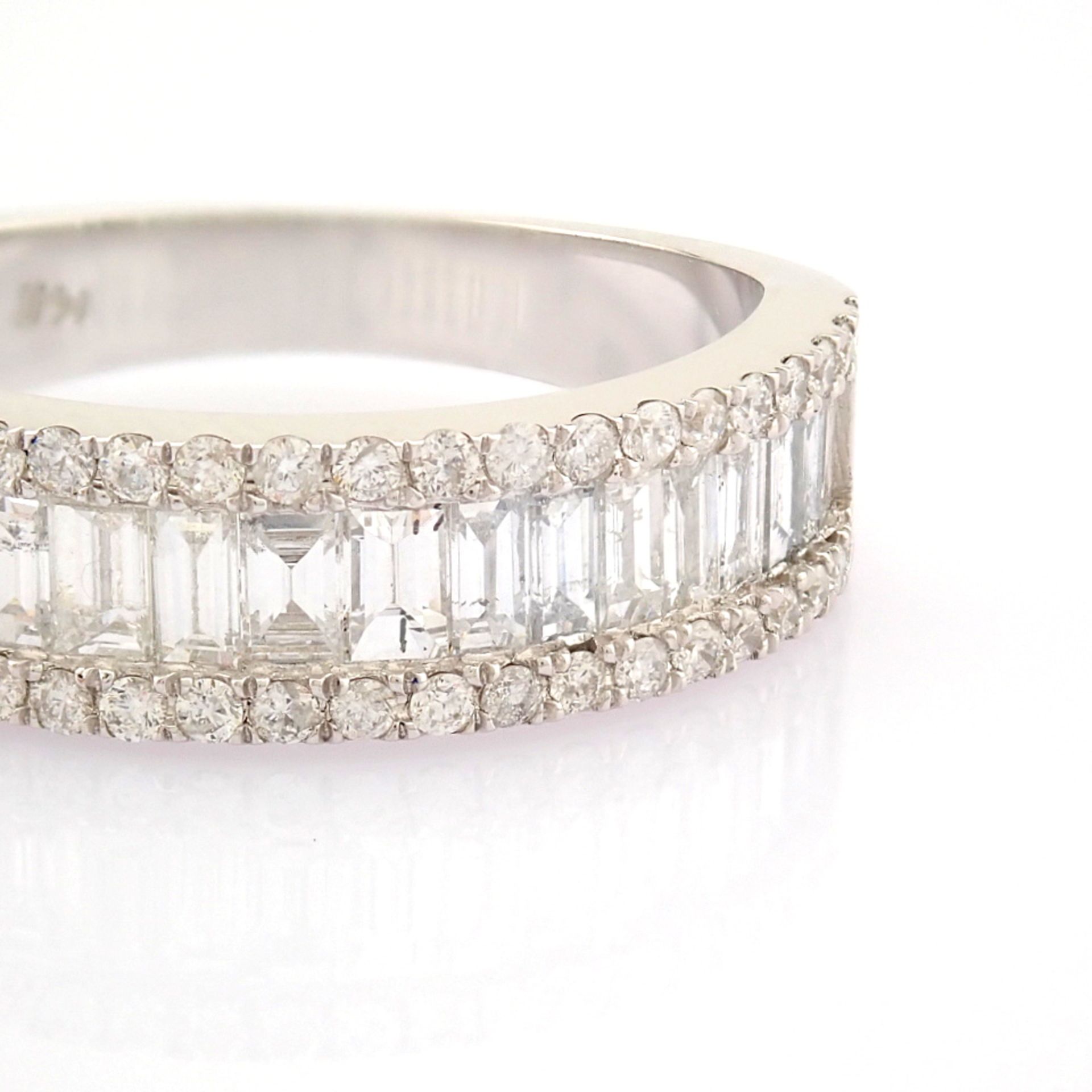 Certificated 14K White Gold Baguette Diamond & Diamond Ring (Total 1.22 ct Stone) - Image 2 of 9