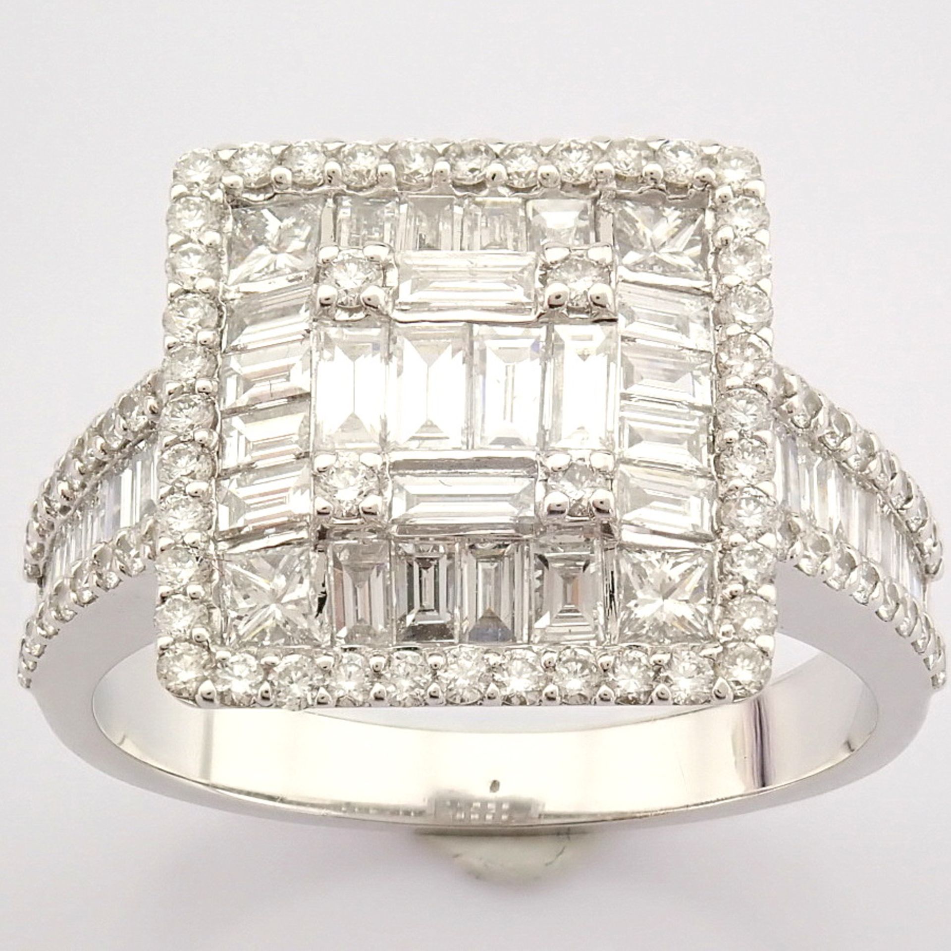 Certificated 14K White Gold Baguette Diamond & Diamond Ring (Total 1.38 ct Stone) - Image 9 of 12