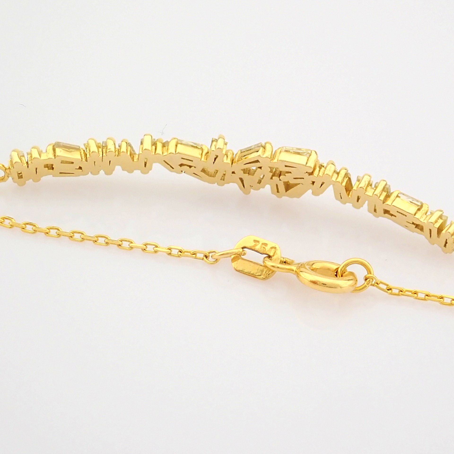 Certificated 14K Yellow Gold Fancy Diamond Bracelet (Total 0.84 ct Stone) - Image 4 of 7