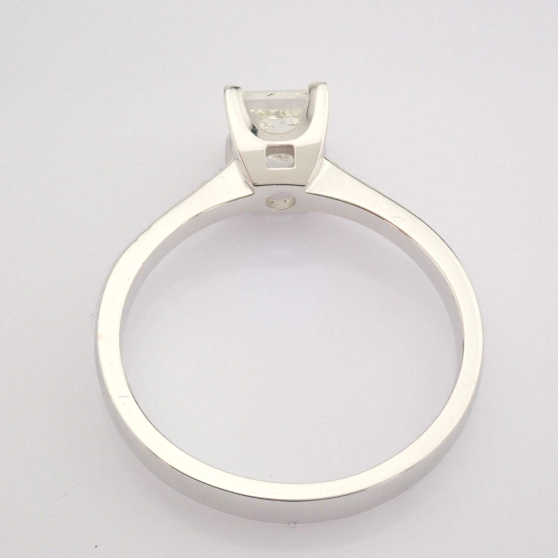 Certificated 18K White Gold Diamond Ring (Total 0.77 ct Stone) - Image 2 of 9