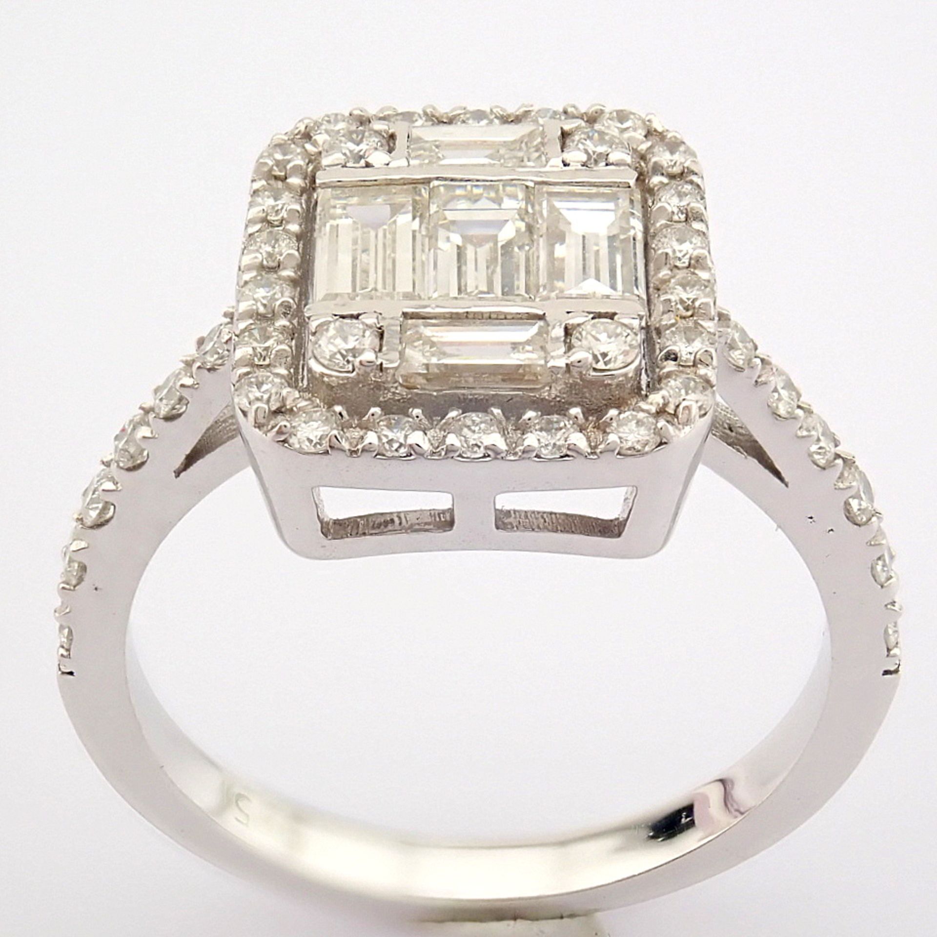 Certificated 14K White Gold Baguette Diamond & Diamond Ring (Total 1.11 ct Stone) - Image 12 of 14