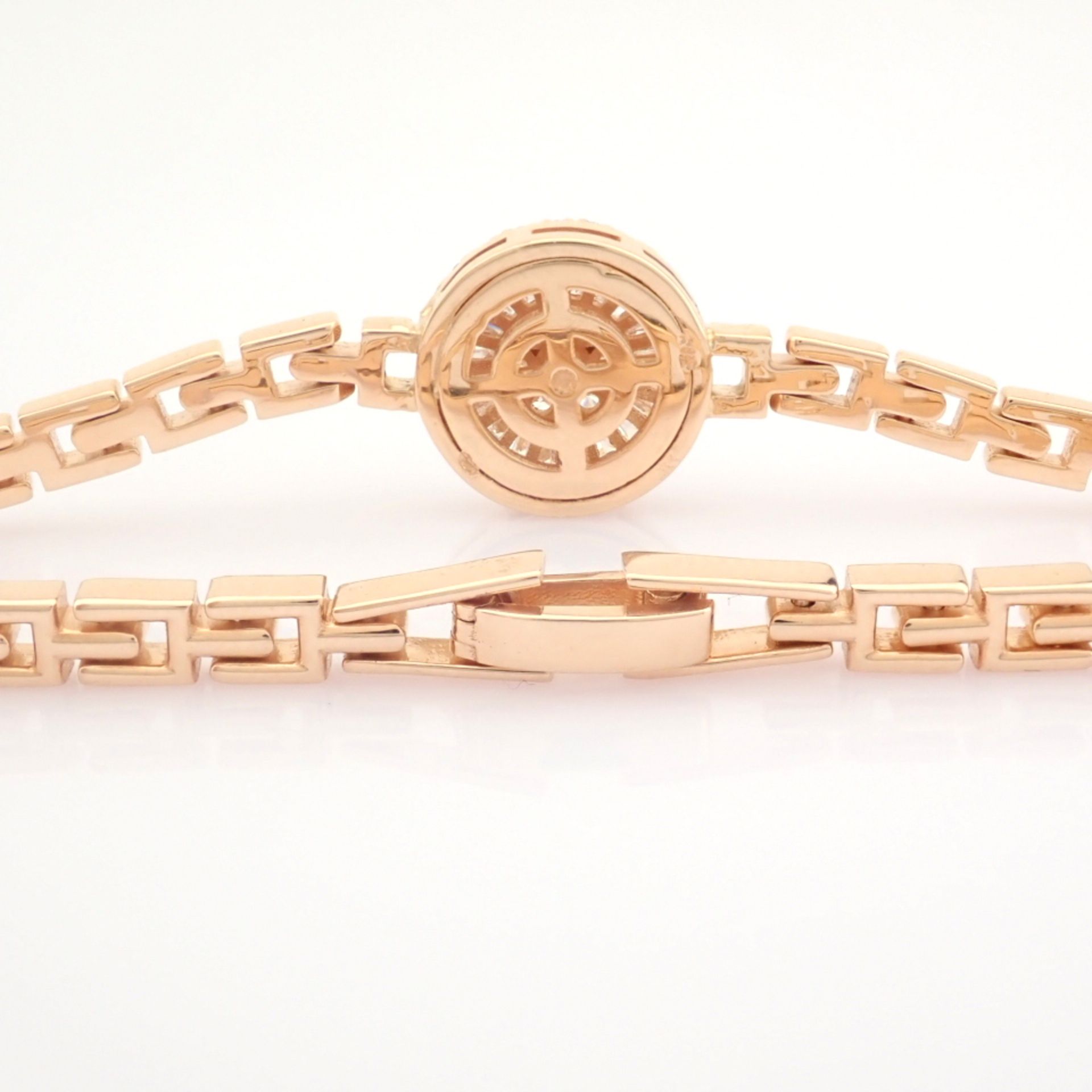 Certificated 14K Rose/Pink Gold Diamond & Baguette Diamond Bracelet (Total 0.52 ct Stone) - Image 3 of 8