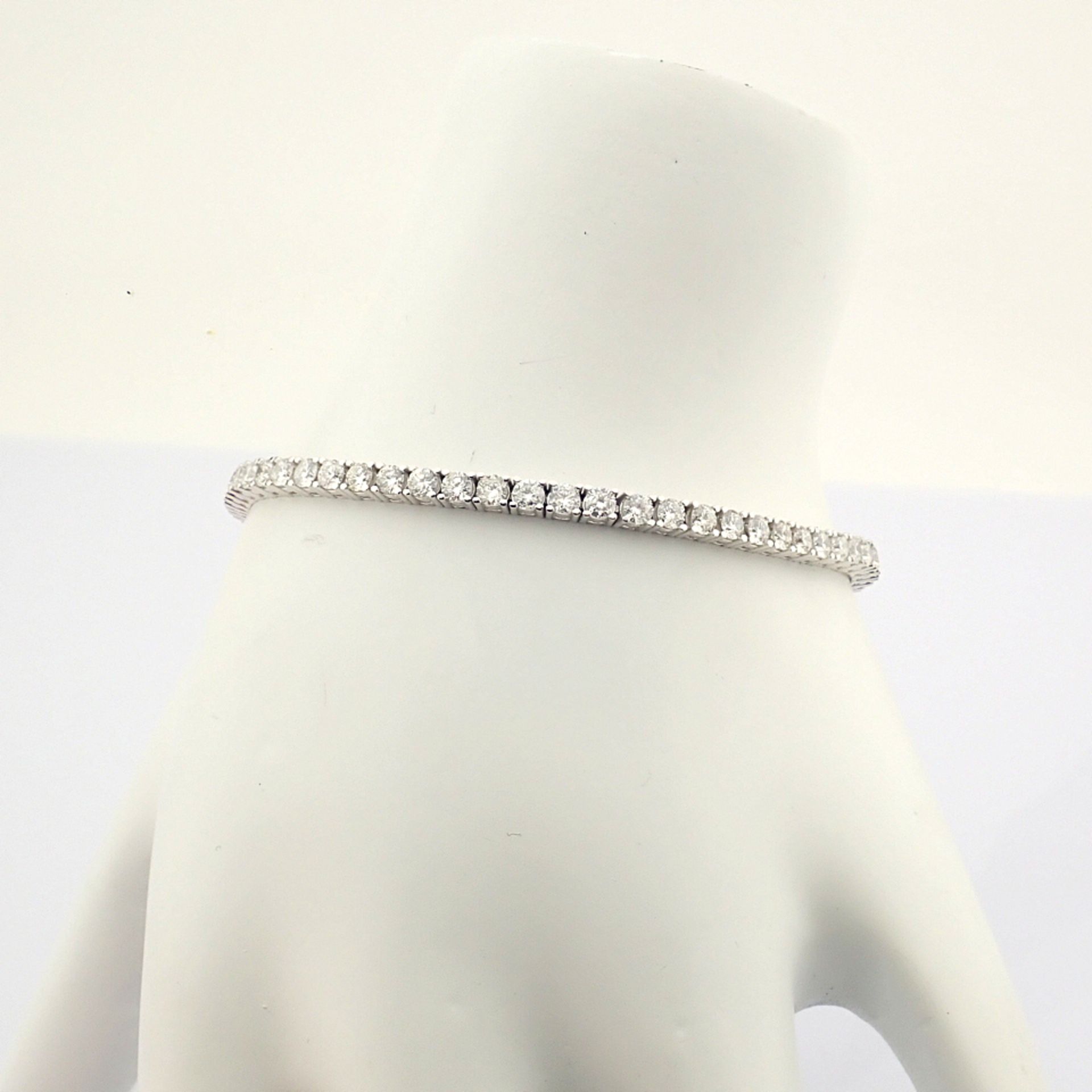 Certificated 14K White Gold Diamond Bracelet (Total 4.78 ct Stone) - Image 19 of 20