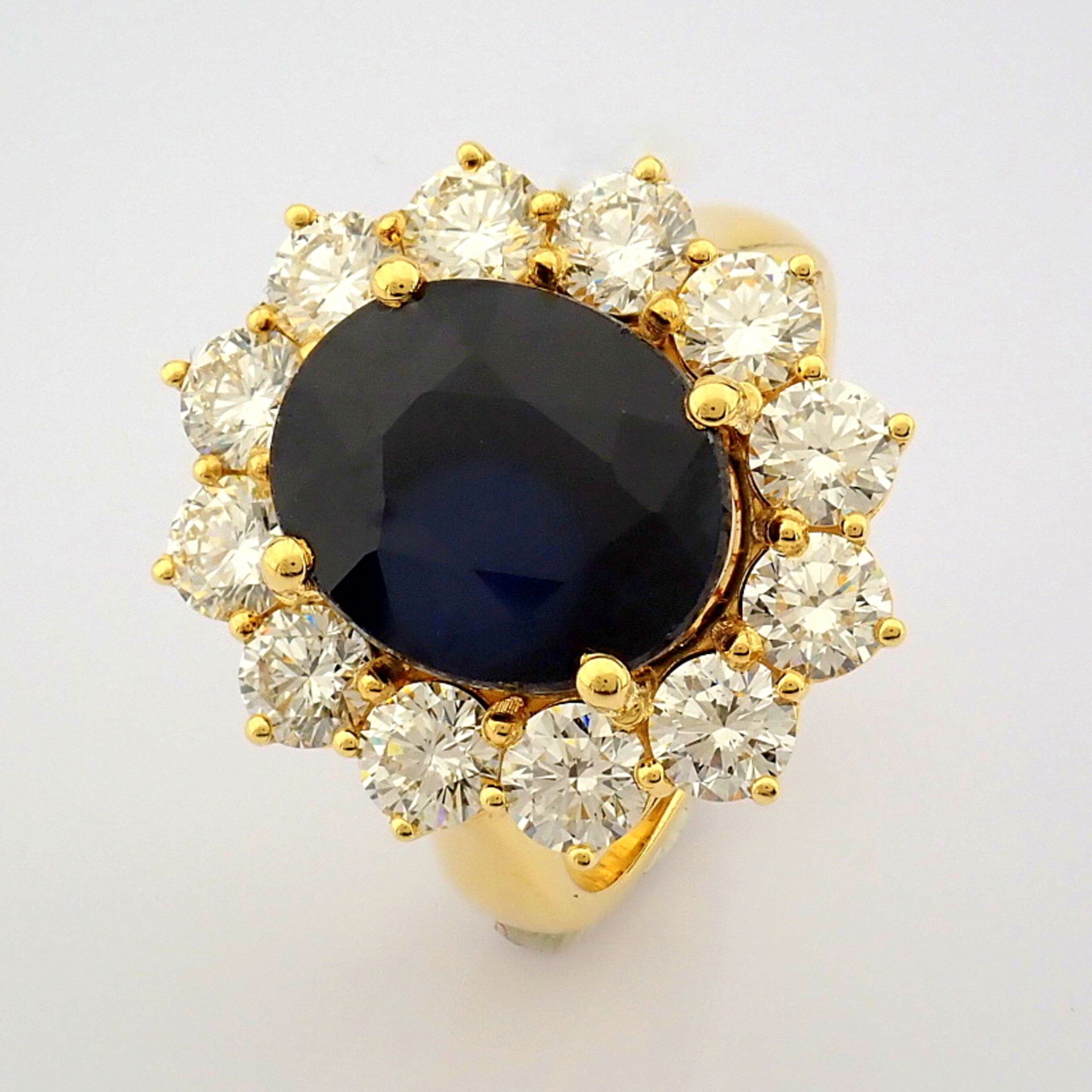 Certificated 18K Yellow Gold Sapphire & Diamond Ring (Total 8.14 ct Stone) - Image 3 of 8