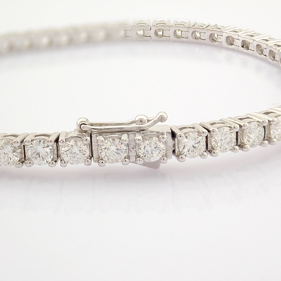 Certificated 18K White Gold Diamond Bracelet (Total 5.3 ct Stone) - Image 3 of 15