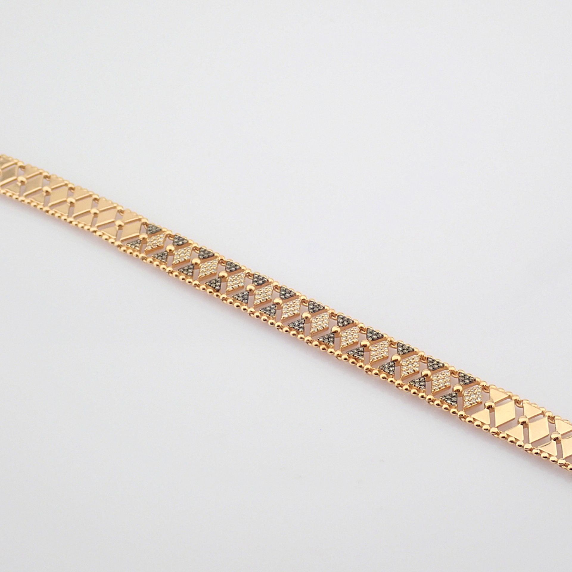 Certificated 14K Rose/Pink Gold Diamond & Black Diamond Bracelet (Total 0.82 ct Stone) - Image 6 of 9