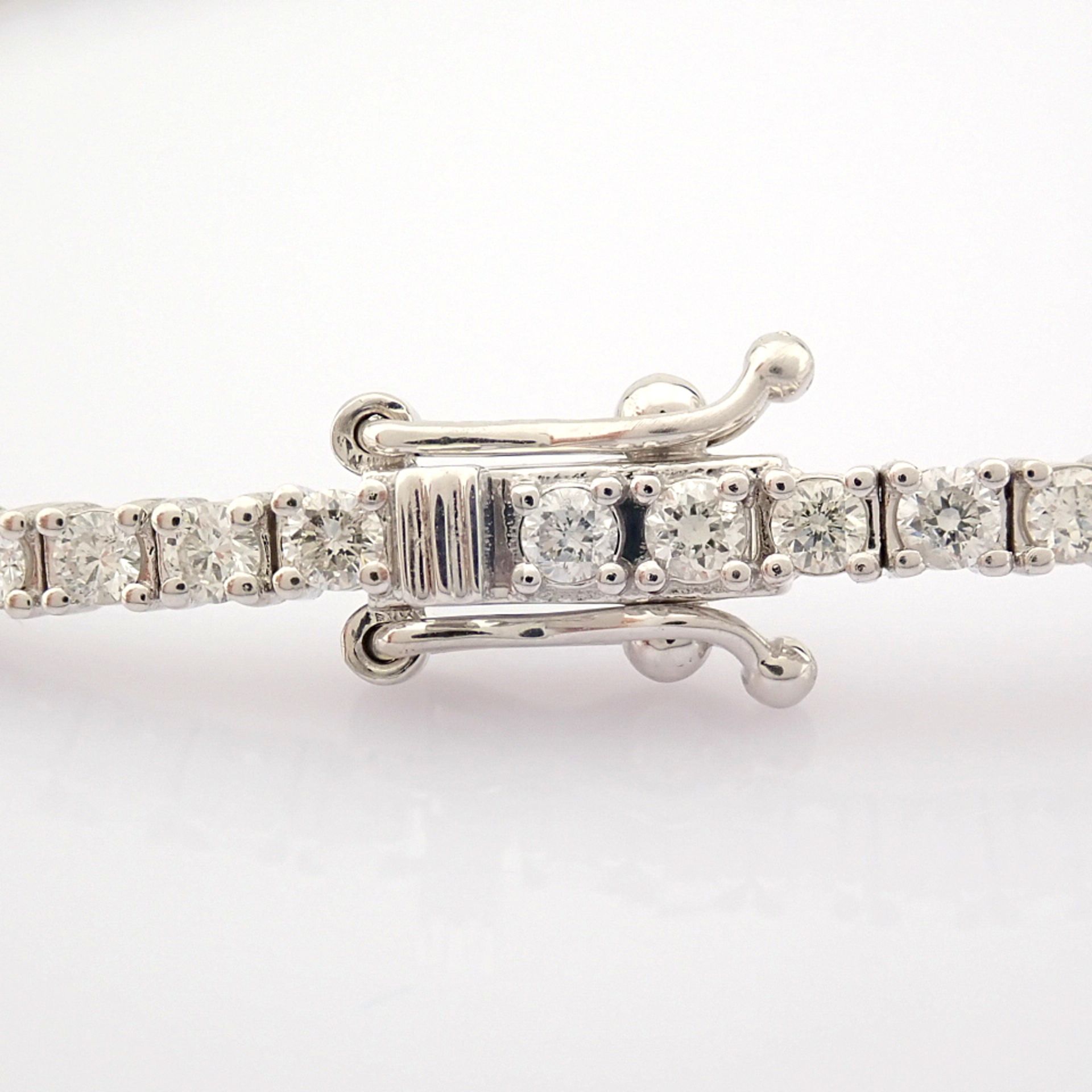 Certificated 14K White Gold Diamond Bracelet (Total 2.06 ct Stone) - Image 2 of 25