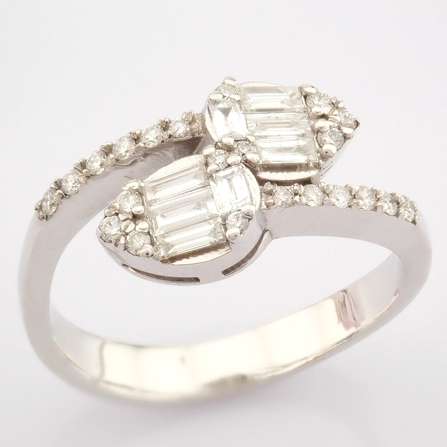 Certificated 14K White Gold Baguette Diamond & Diamond Ring (Total 0.34 ct Stone) - Image 4 of 11