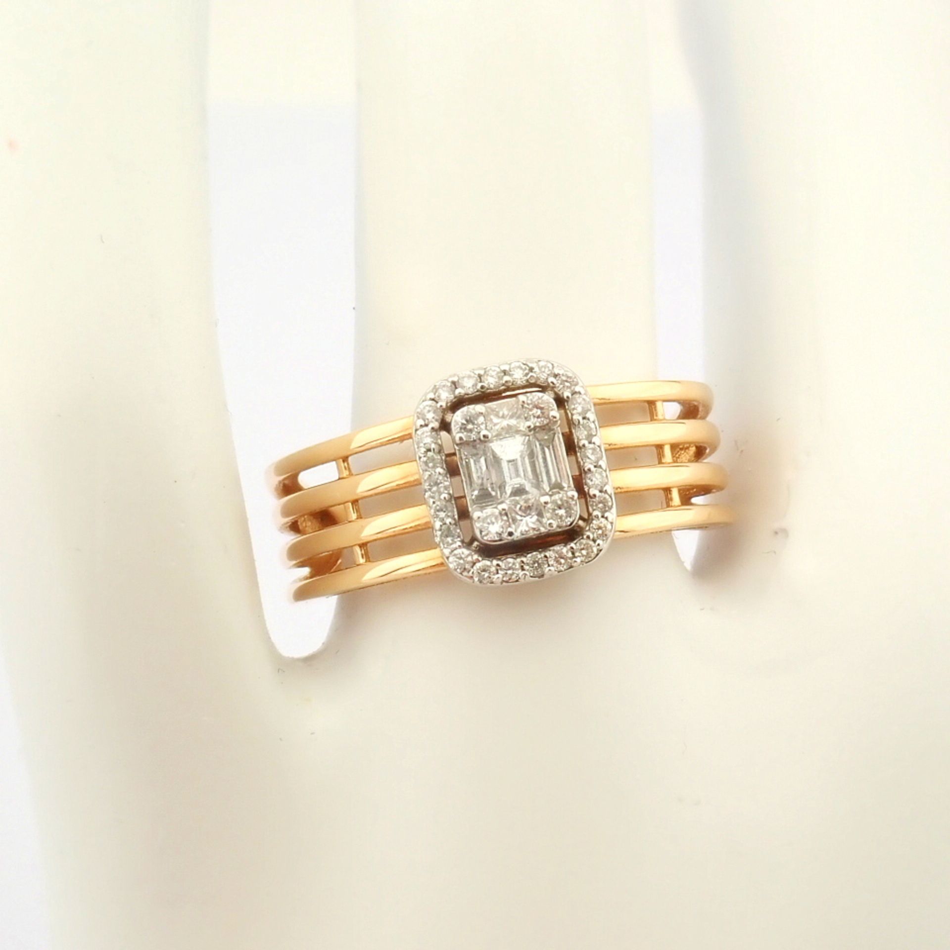 Certificated 14K White and Rose Gold Baguette Diamond & Diamond Ring (Total 0.31 ct Stone) - Image 6 of 6