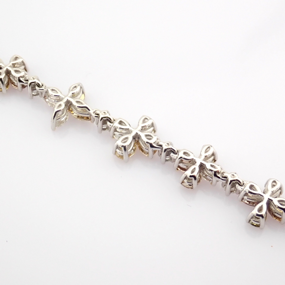 Certificated 18K White Gold Fancy Diamond & Diamond Bracelet (Total 6.03 ct Stone) - Image 6 of 13