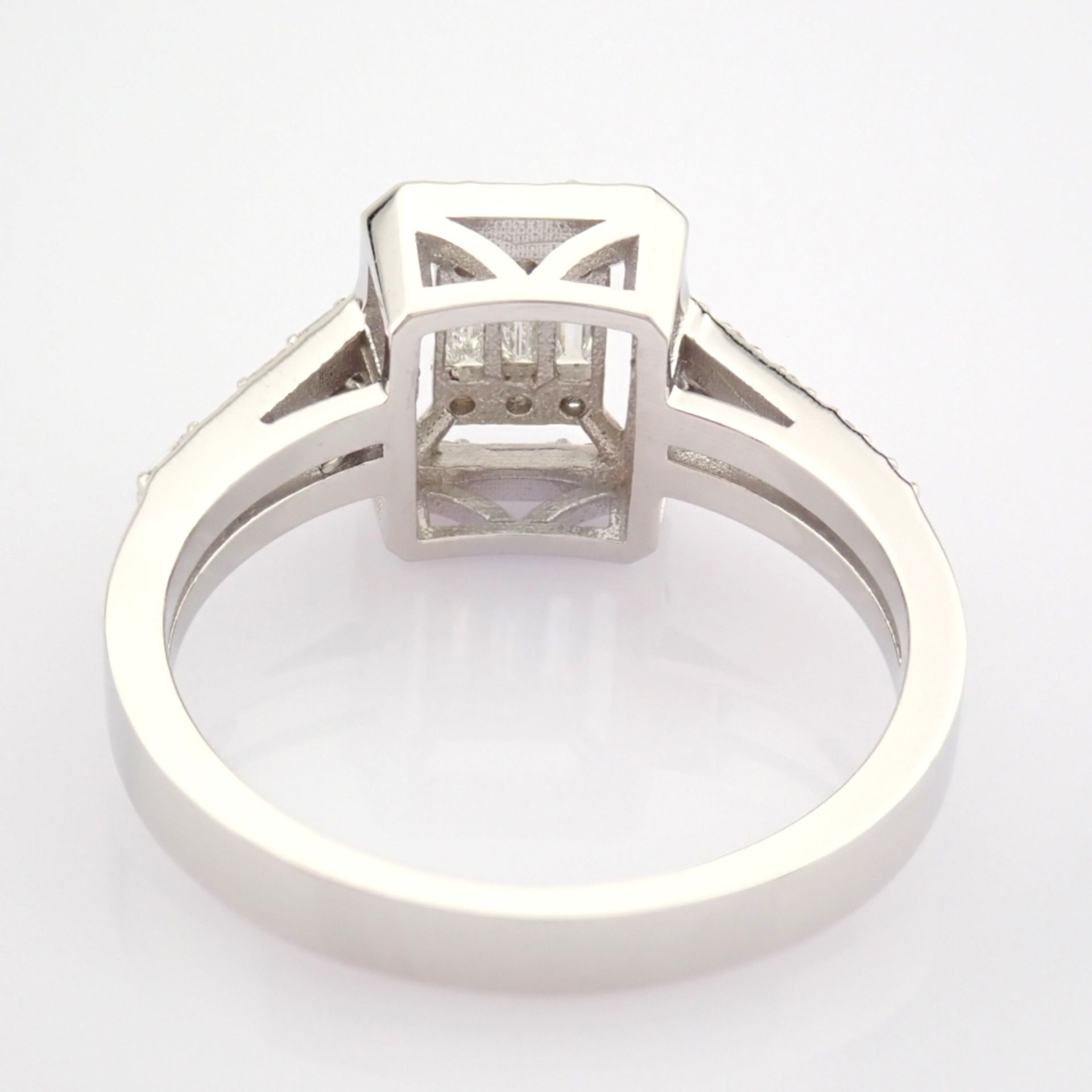 Certificated 14K White Gold Diamond Ring (Total 0.43 ct Stone) - Image 8 of 13