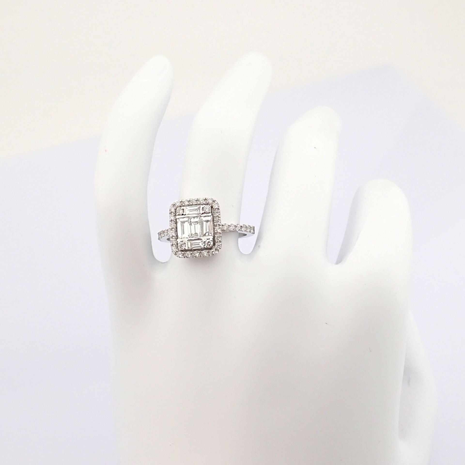 Certificated 14K White Gold Baguette Diamond & Diamond Ring (Total 1.11 ct Stone) - Image 3 of 14