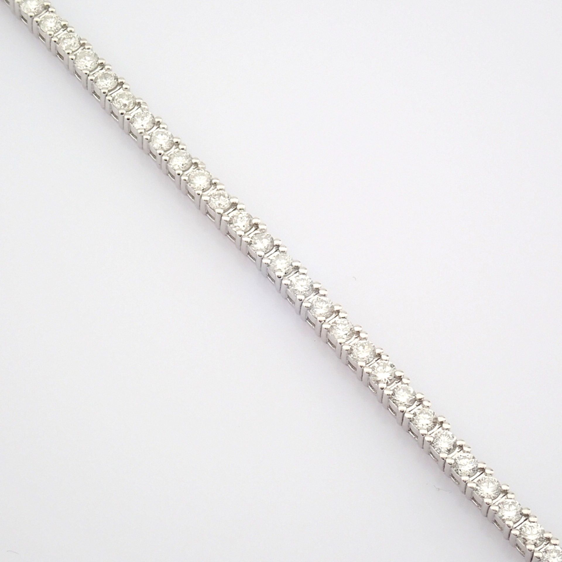 Certificated 14K White Gold Diamond Bracelet (Total 2.06 ct Stone) - Image 3 of 25