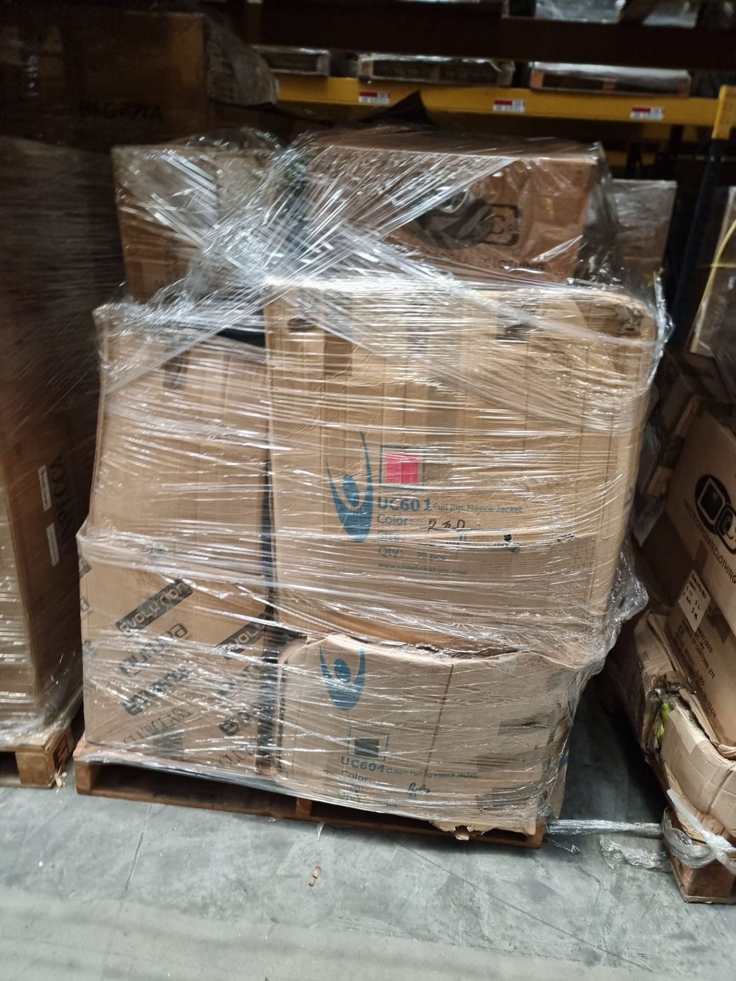 LARGE PALLET OF ASSORTED WORKWEAR STOCK. PALLETS MAY INCLUDE ITEMS SUCH AS: HI-VIZ JACKETS, HI-VIZ - Image 23 of 23