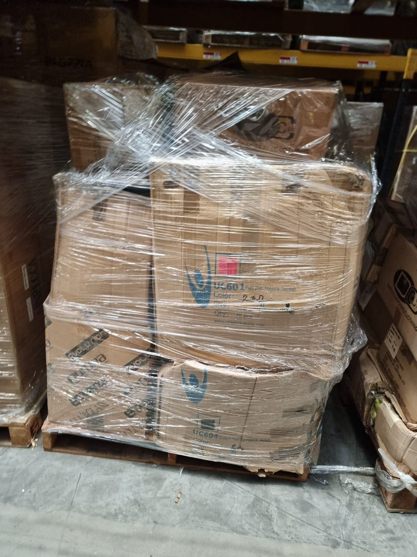 LARGE PALLET OF ASSORTED WORKWEAR STOCK. PALLETS MAY INCLUDE ITEMS SUCH AS: HI-VIZ JACKETS, HI-VIZ - Image 12 of 23