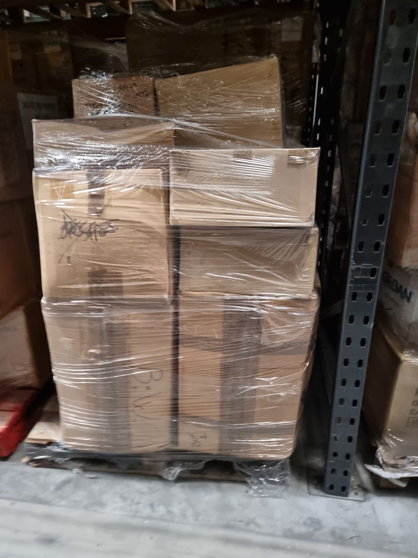 LARGE PALLET OF ASSORTED WORKWEAR STOCK. PALLETS MAY INCLUDE ITEMS SUCH AS: HI-VIZ JACKETS, HI-VIZ - Image 22 of 23