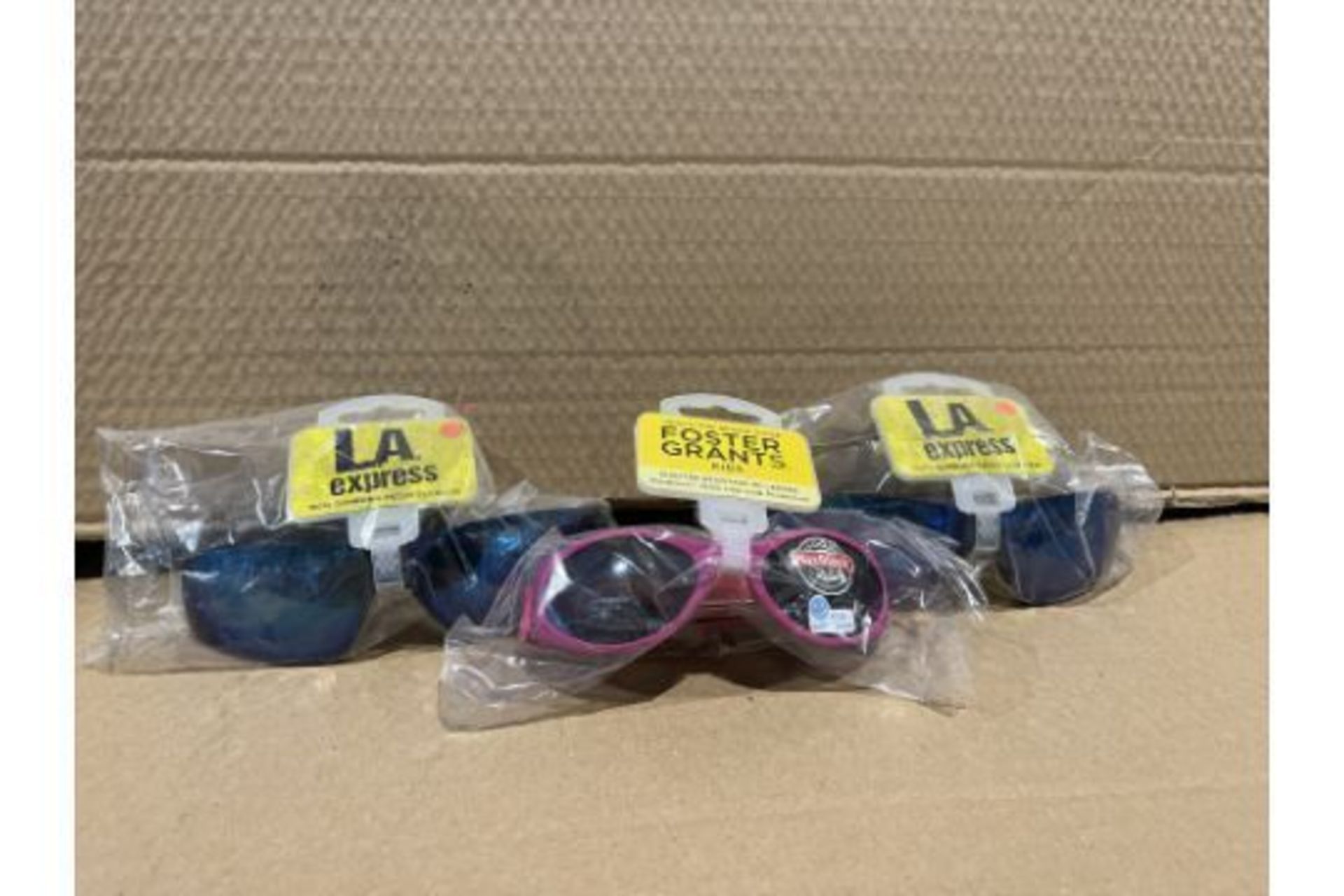 100 X BRAND NEW SUNGLASSES IN VARIOUS DESIGNS S1P