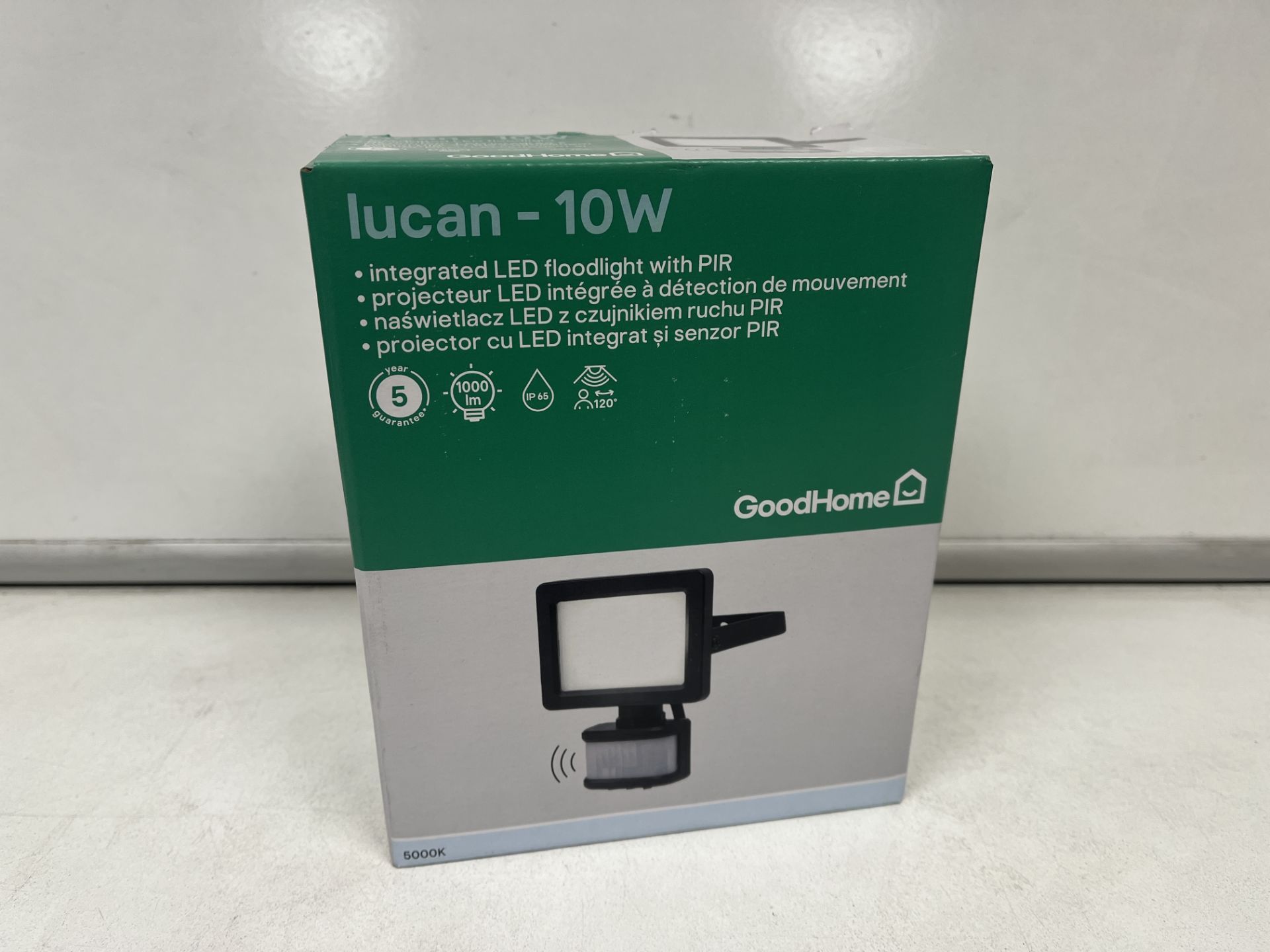 8 X NEW BOXED GOODHOME LUCAN 10W INTEGRATED LED FLOODLIGHT WITH PIR. 1000 LUMENS. ROW5.8RACK