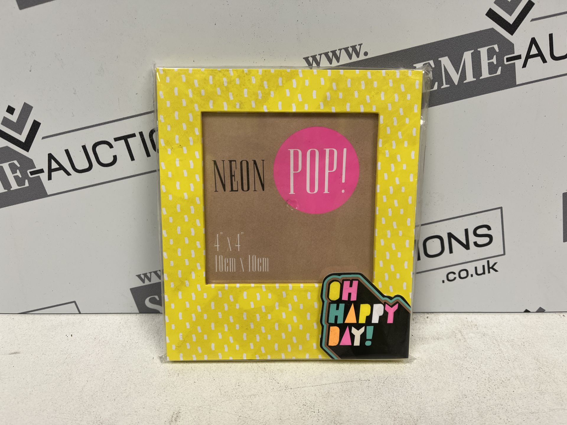 144 X BRAND NEW NEON POP PICTURE FRAMES R2-4